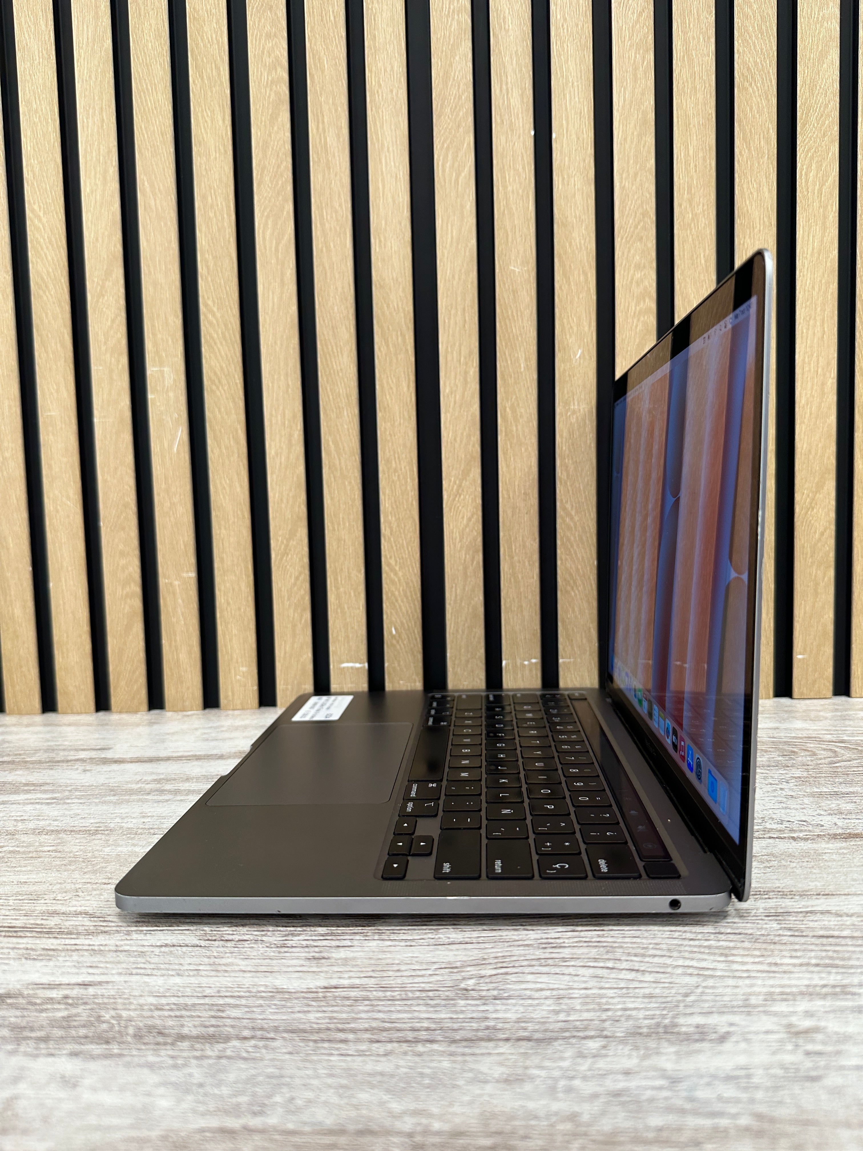 MacBook Pro 13" 2020 M1 8gb 256gb SSD