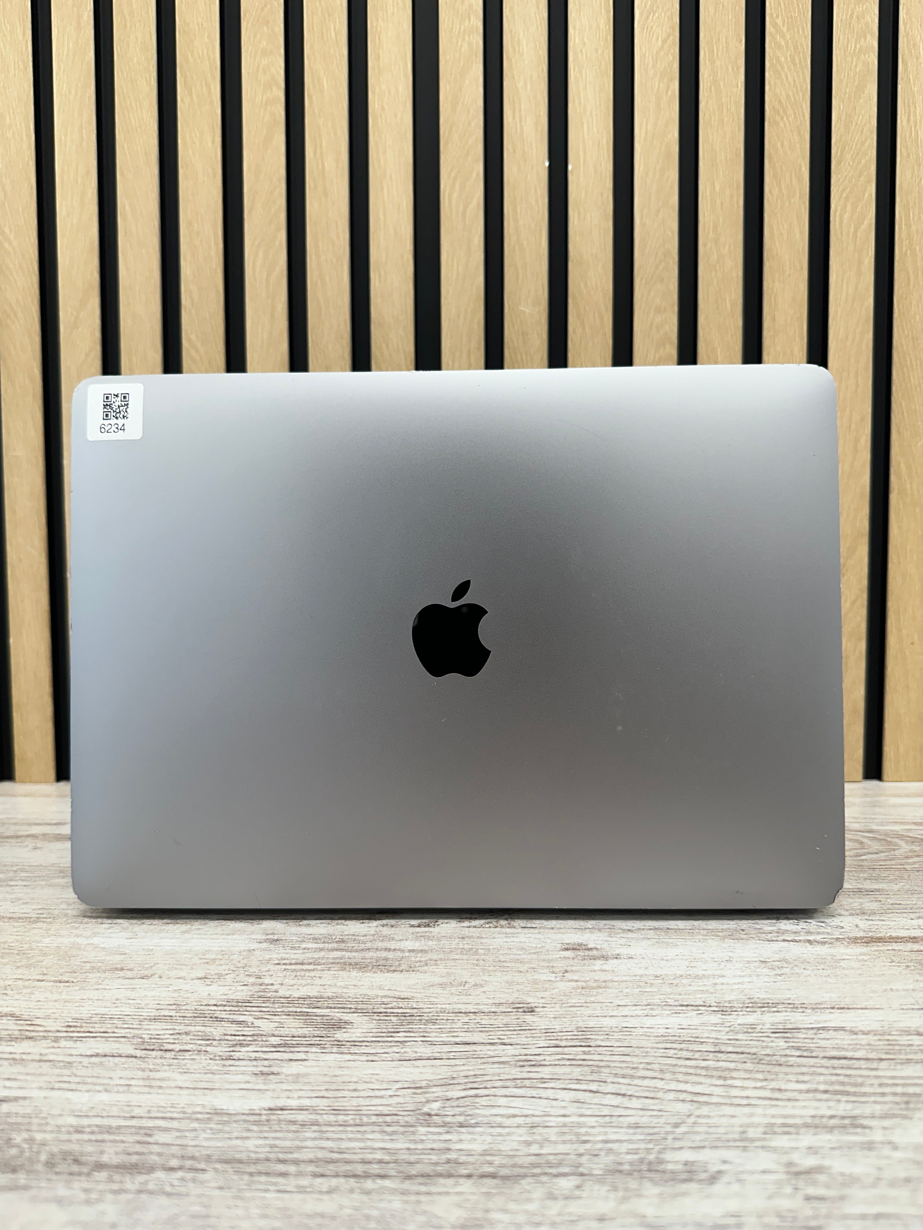 MacBook Pro 13" 2020 M1 8gb 256gb SSD