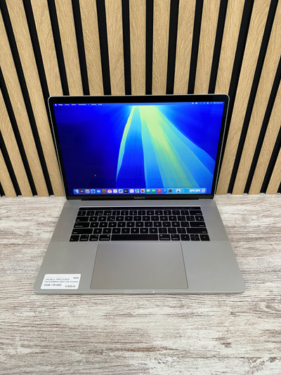 MacBook Pro 15" 2018 i9 32gb 1tb SSD