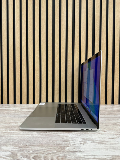 MacBook Pro 15" 2018 i9 32gb 1tb SSD