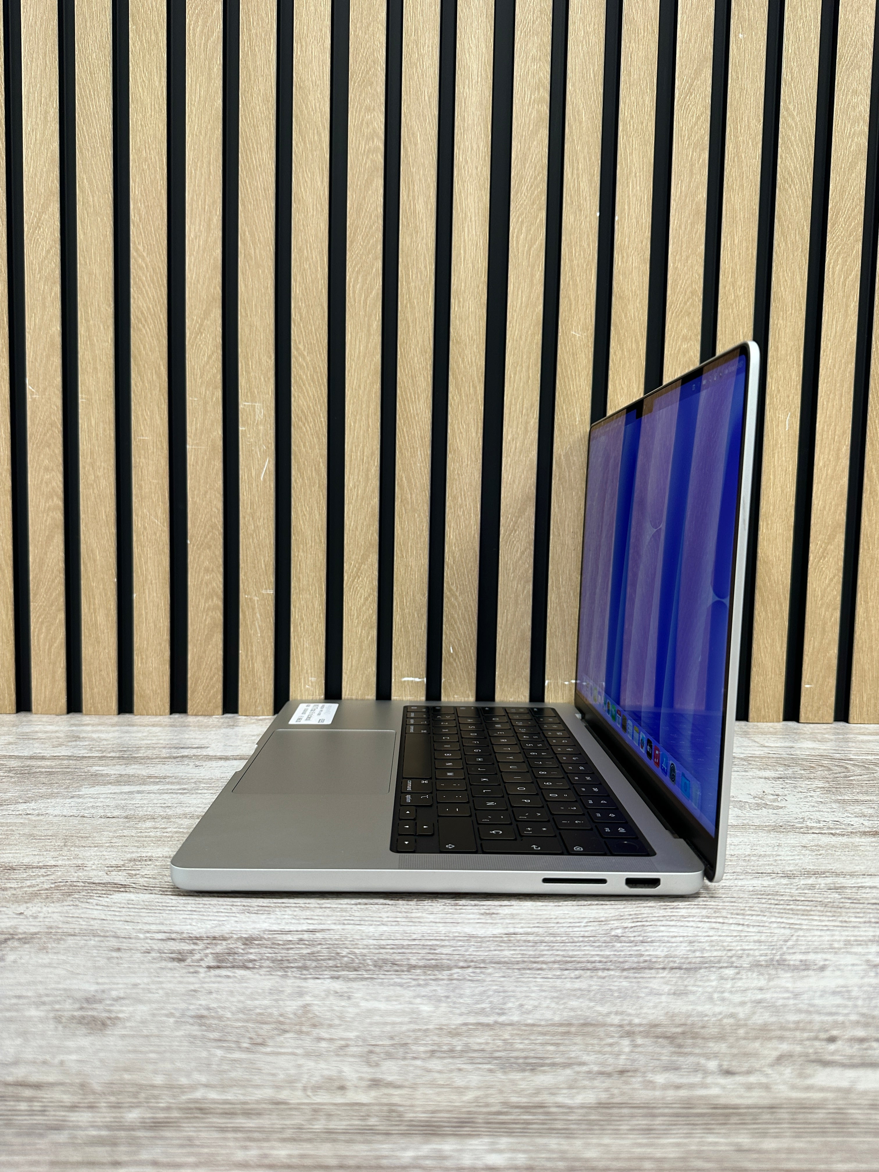 MacBook Pro 14" 2023 M3 8gb 500gb SSD