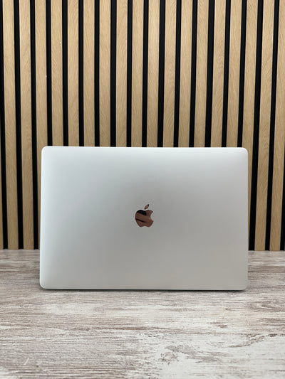 MacBook Pro 15" 2017 i7 16gb 1tb SSD