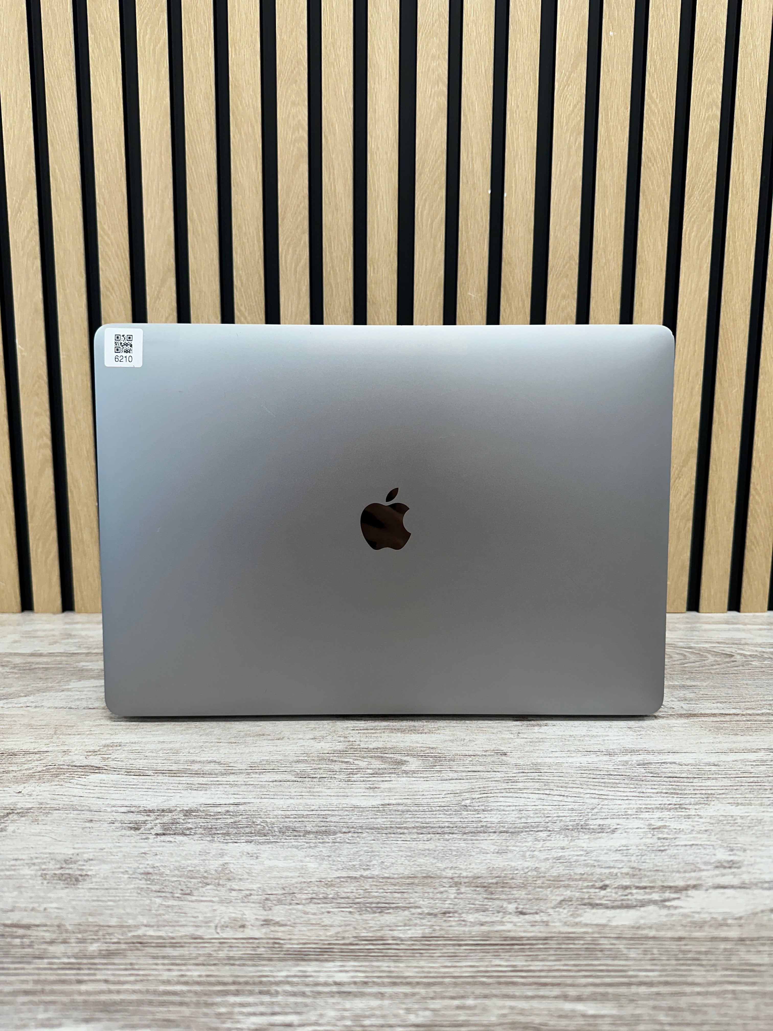 MacBook Pro 15" 2018 i7 16gb 500gb SSD