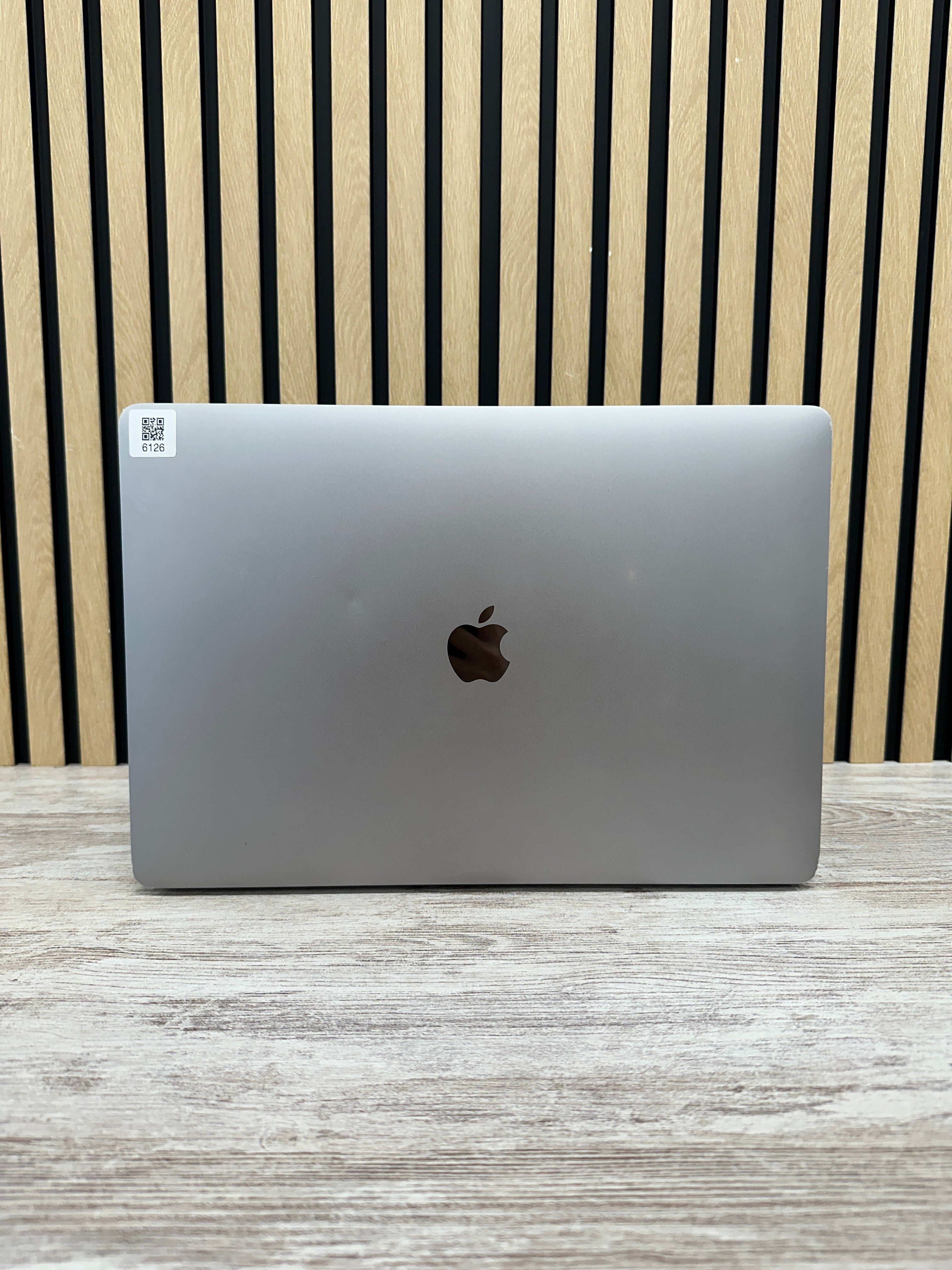 MacBook Pro 15" 2018 i7 16gb 500gb SSD