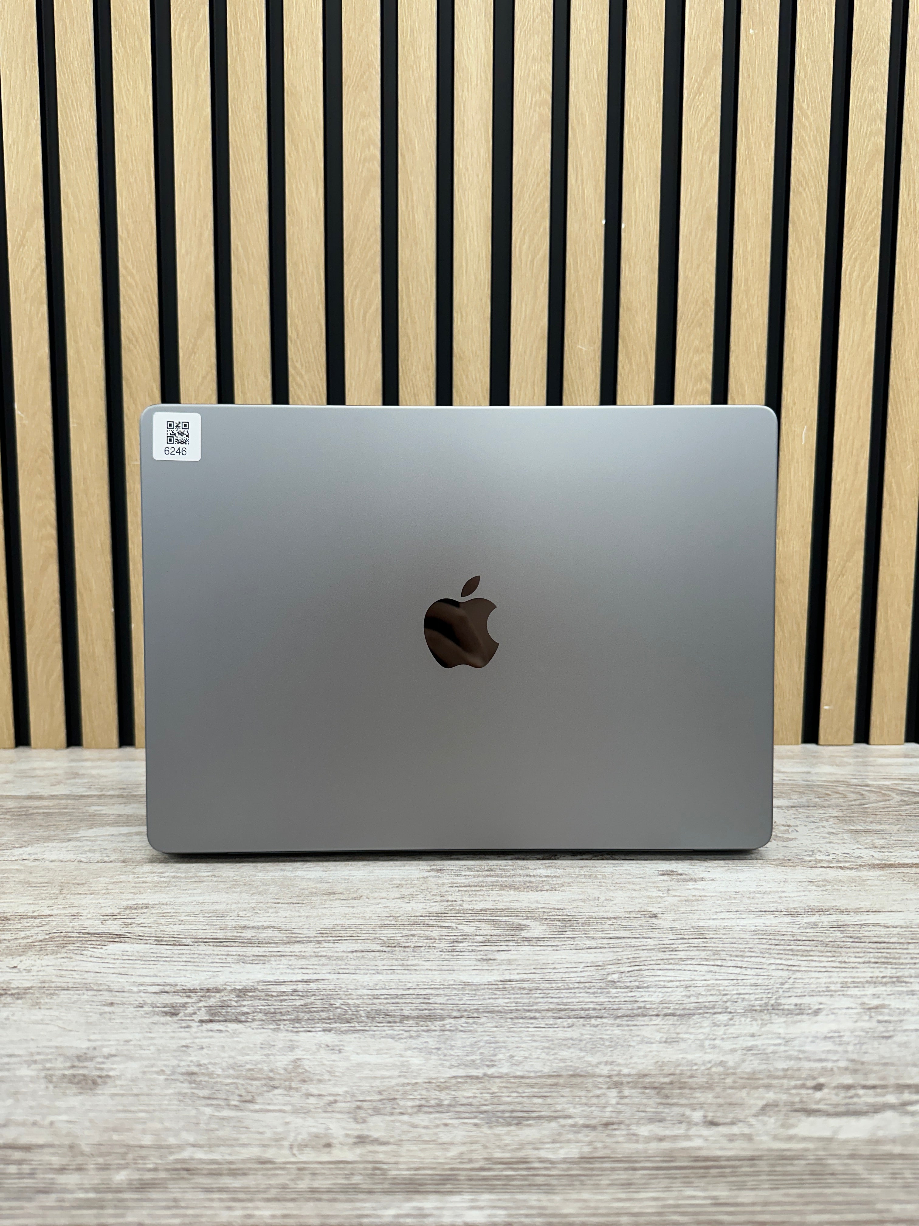 MacBook Pro 14" 2023 M3 8gb 500gb SSD