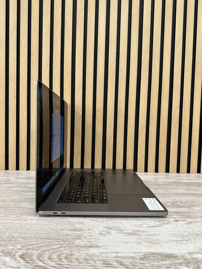 MacBook Pro 16" 2019 i7 16gb 500gb SSD