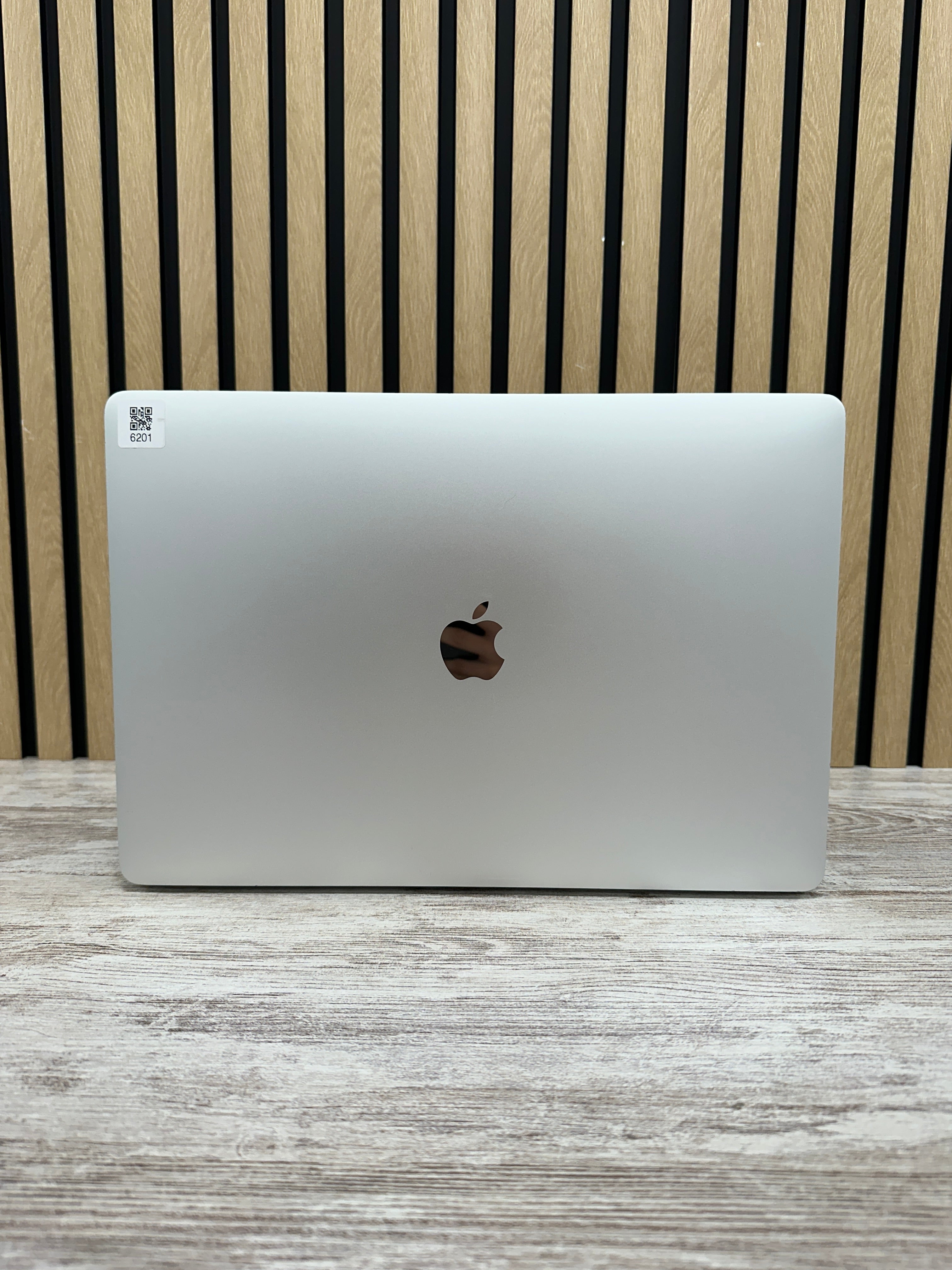 MacBook Pro 15" 2017 i7 16gb 500gb SSD - Moyacell
