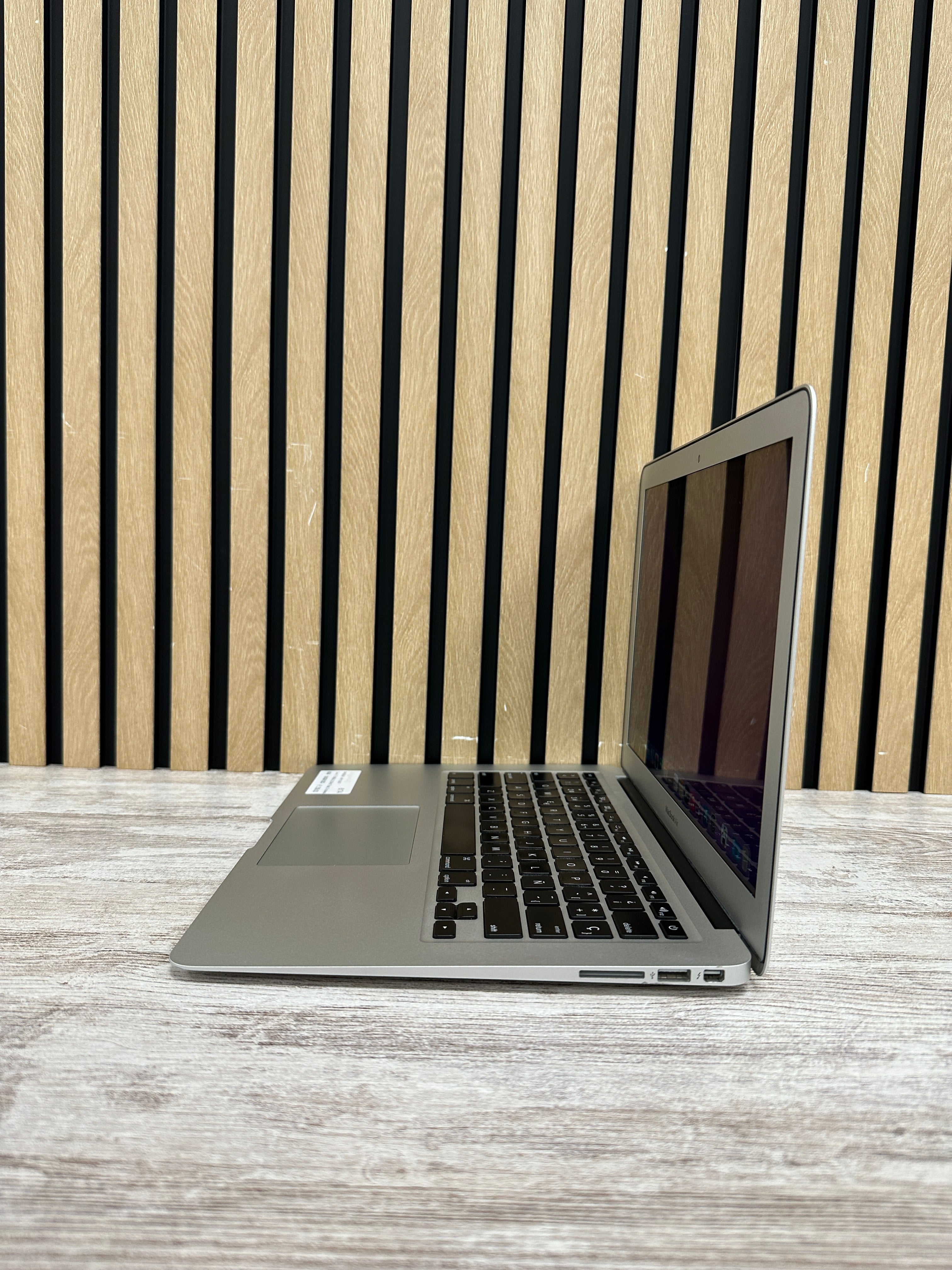 MacBook Air 13" 2017 i7 8gb 500gb SSD