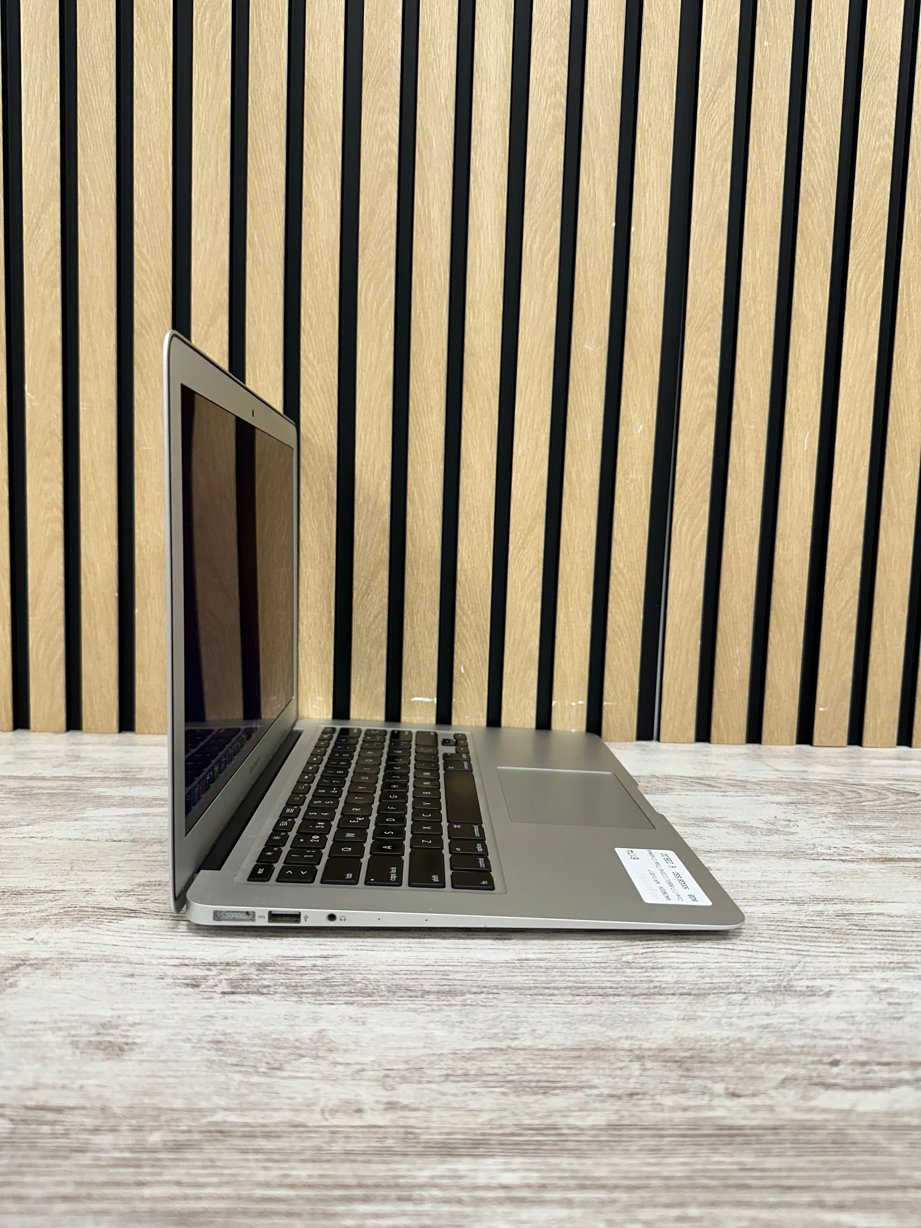 MacBook Air 13" 2017 i7 8gb 500gb SSD