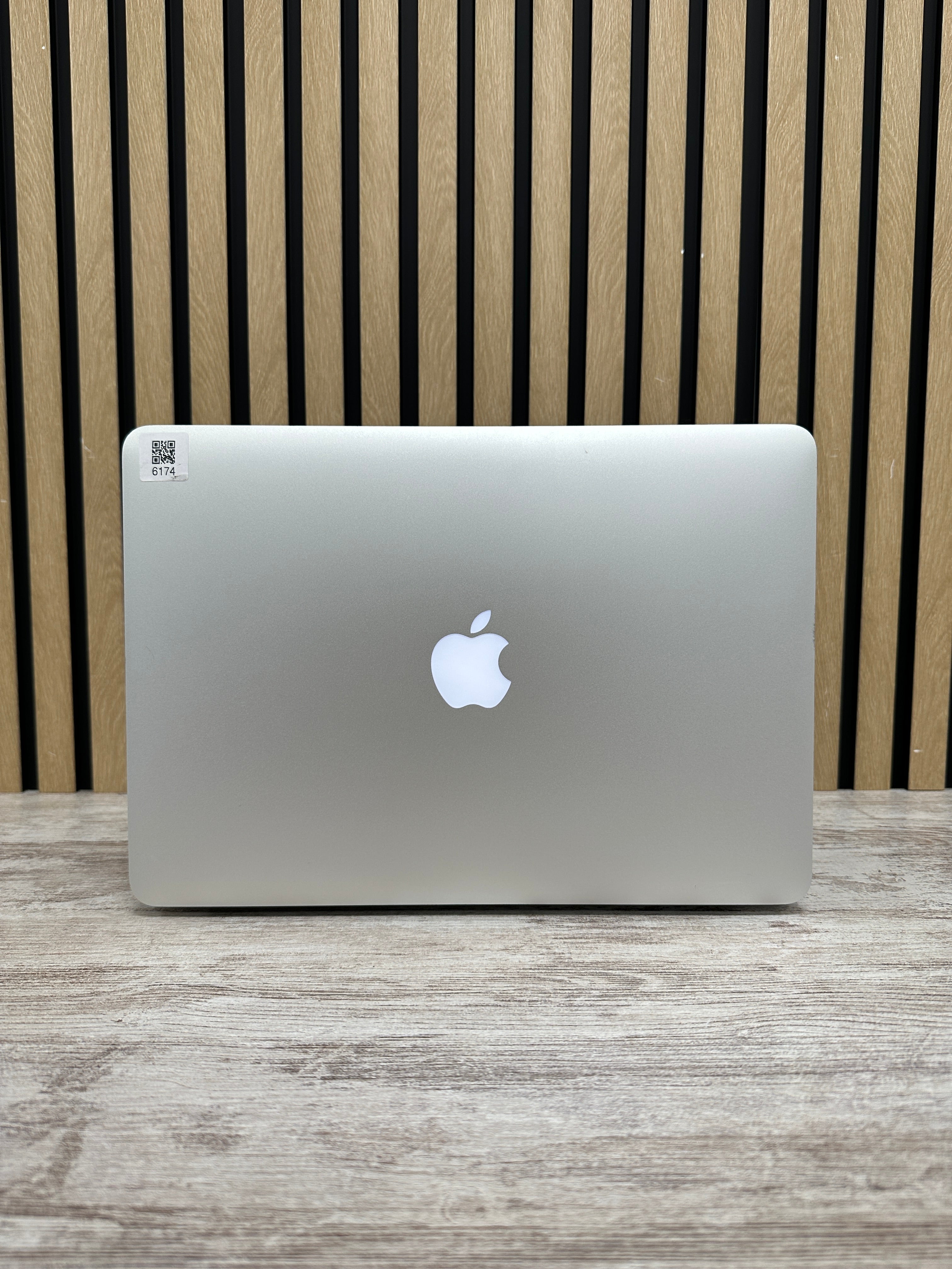 MacBook Air 13" 2017 i7 8gb 500gb SSD