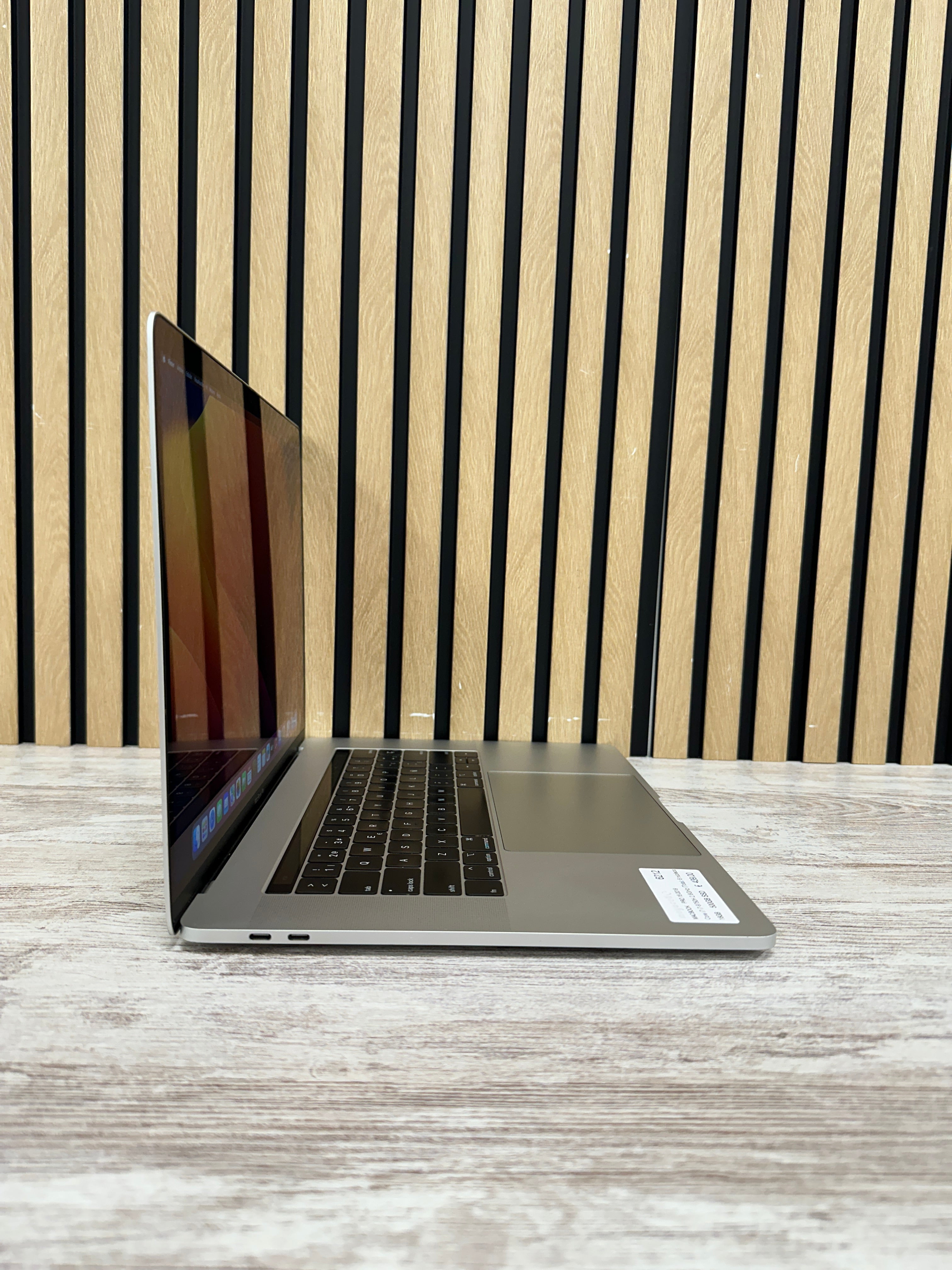 MacBook Pro 15" 2019 i7 16gb 500gb SSD