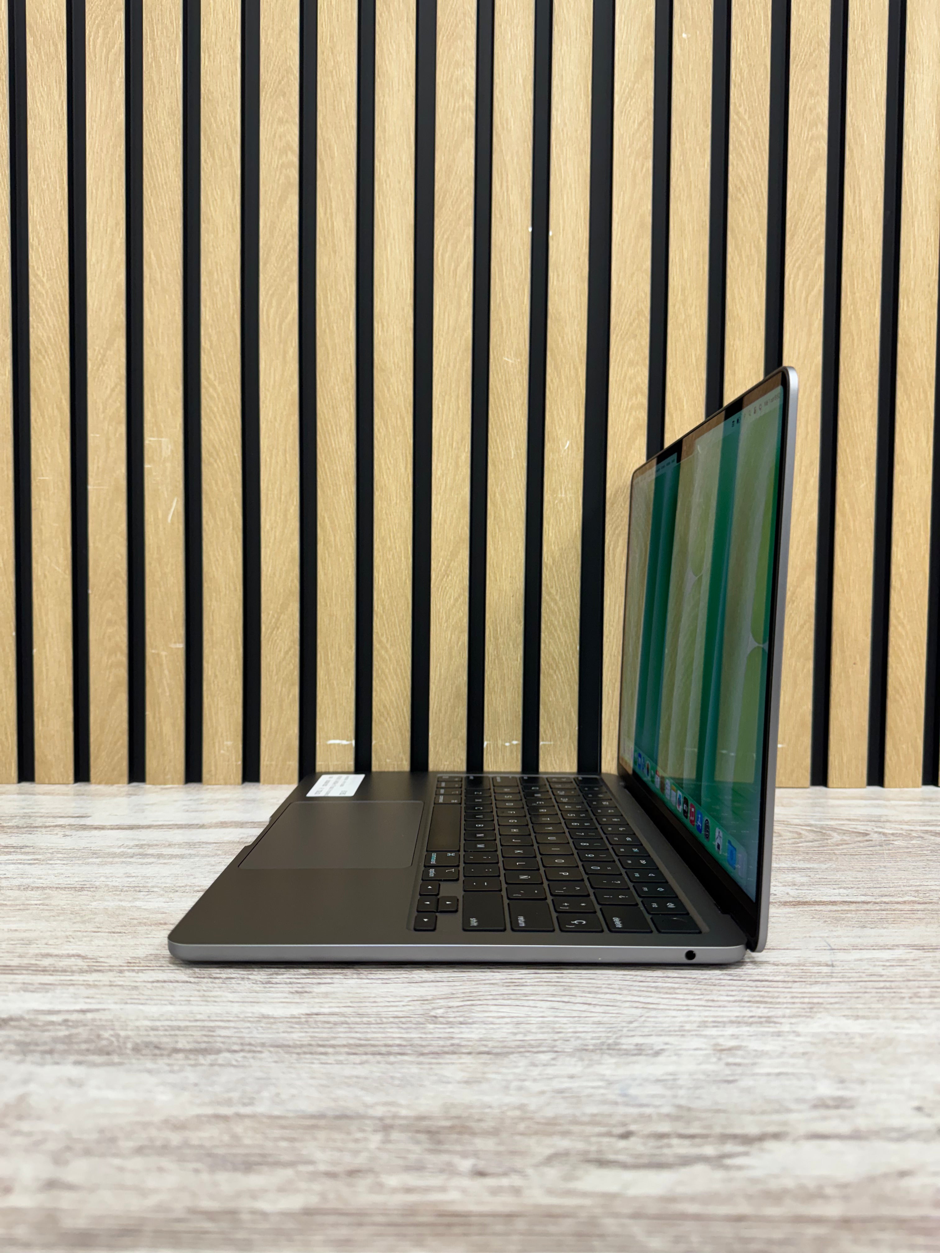 MacBook Air 13" 2022 M2 16gb 500gb SSD