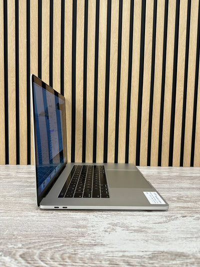 MacBook Pro 15" 2019 i7 16gb 512gb SSD