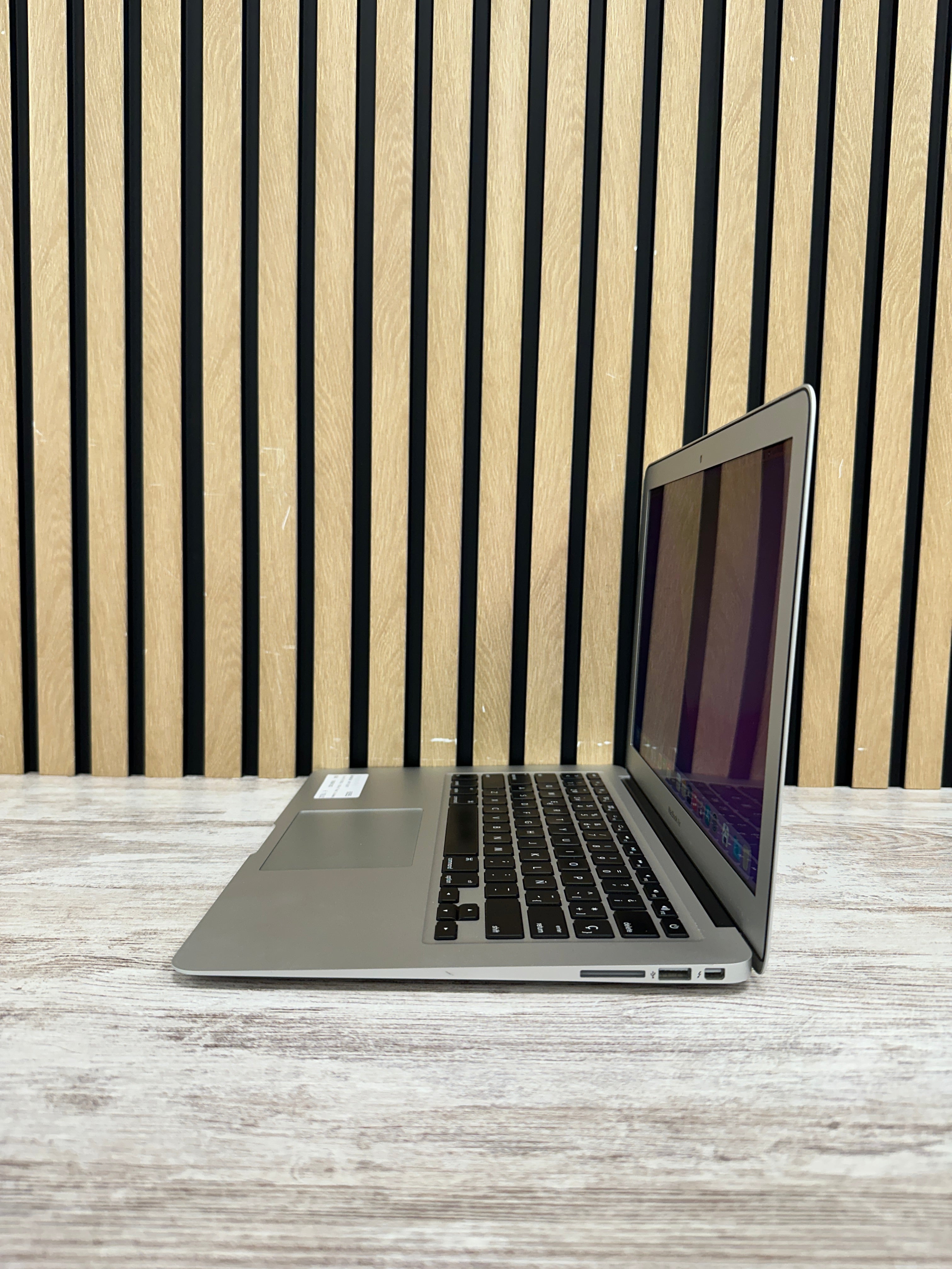 MacBook Air 13" 2017 i5 8gb 128gb SSD