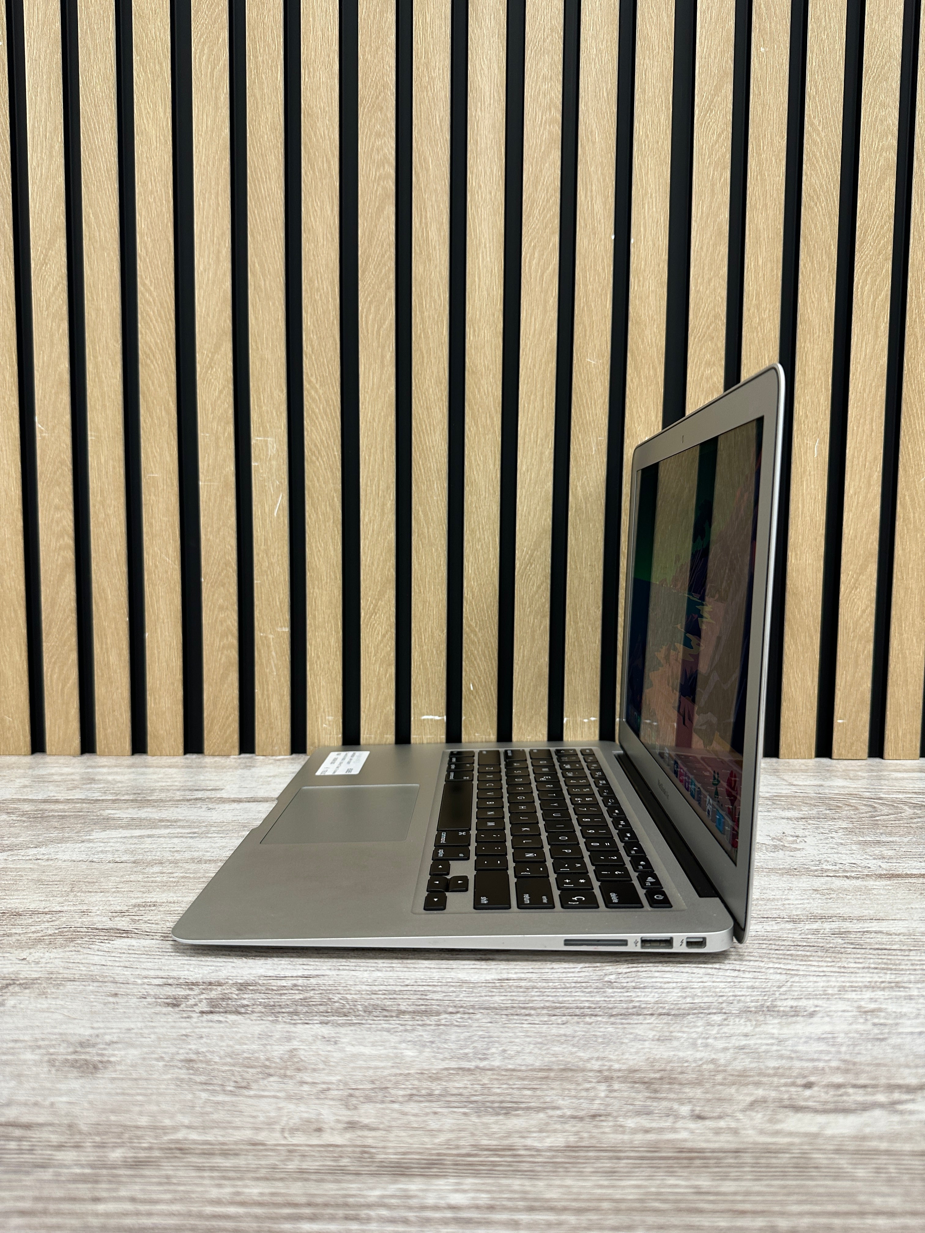 MacBook Air 13" 2017 i5 8gb 128gb SSD