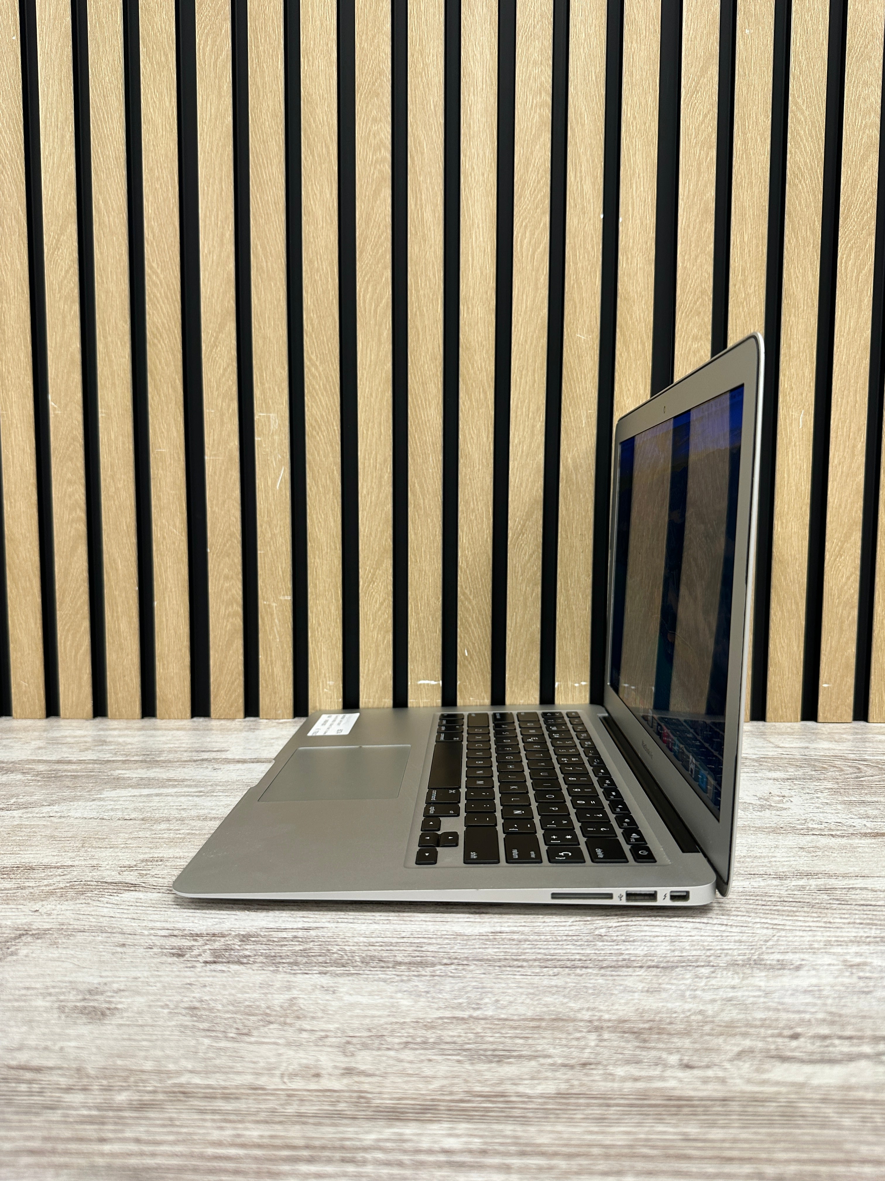 MacBook Air 13" 2017 i5 8gb 128gb SSD