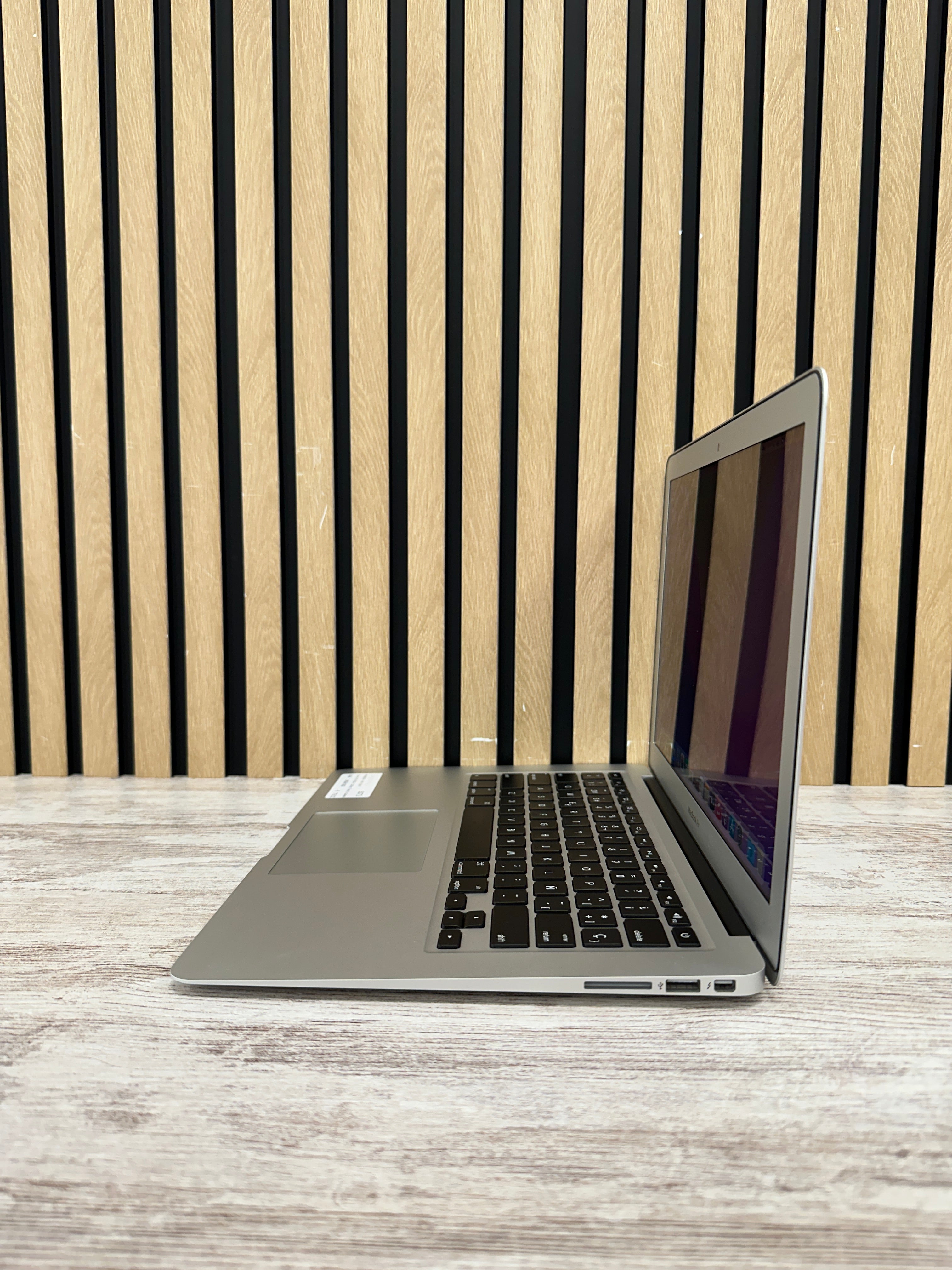 MacBook Air 13" 2017 i5 8gb 128gb SSD