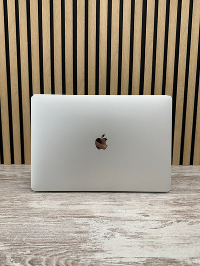 MacBook Pro 15" 2017 i7 16gb 1tb SSD