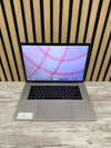 MacBook Pro 15" 2017 i7 16gb 500gb SSD