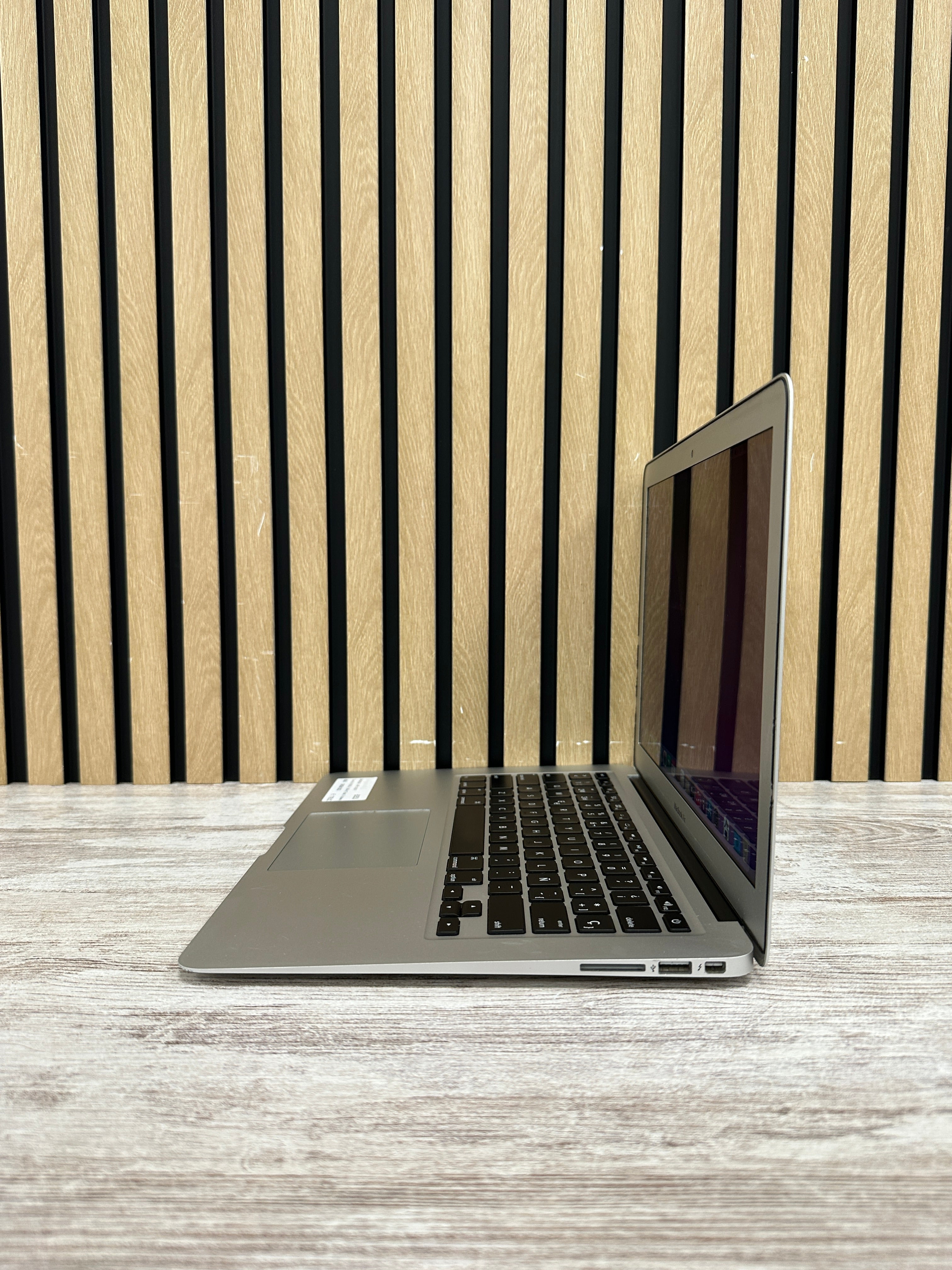 MacBook Air 13" 2017 i5 8gb 128gb SSD - Moyacell