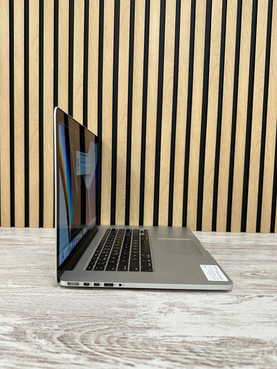 MacBook Pro 15" 2015 i7 16gb 500gb SSD