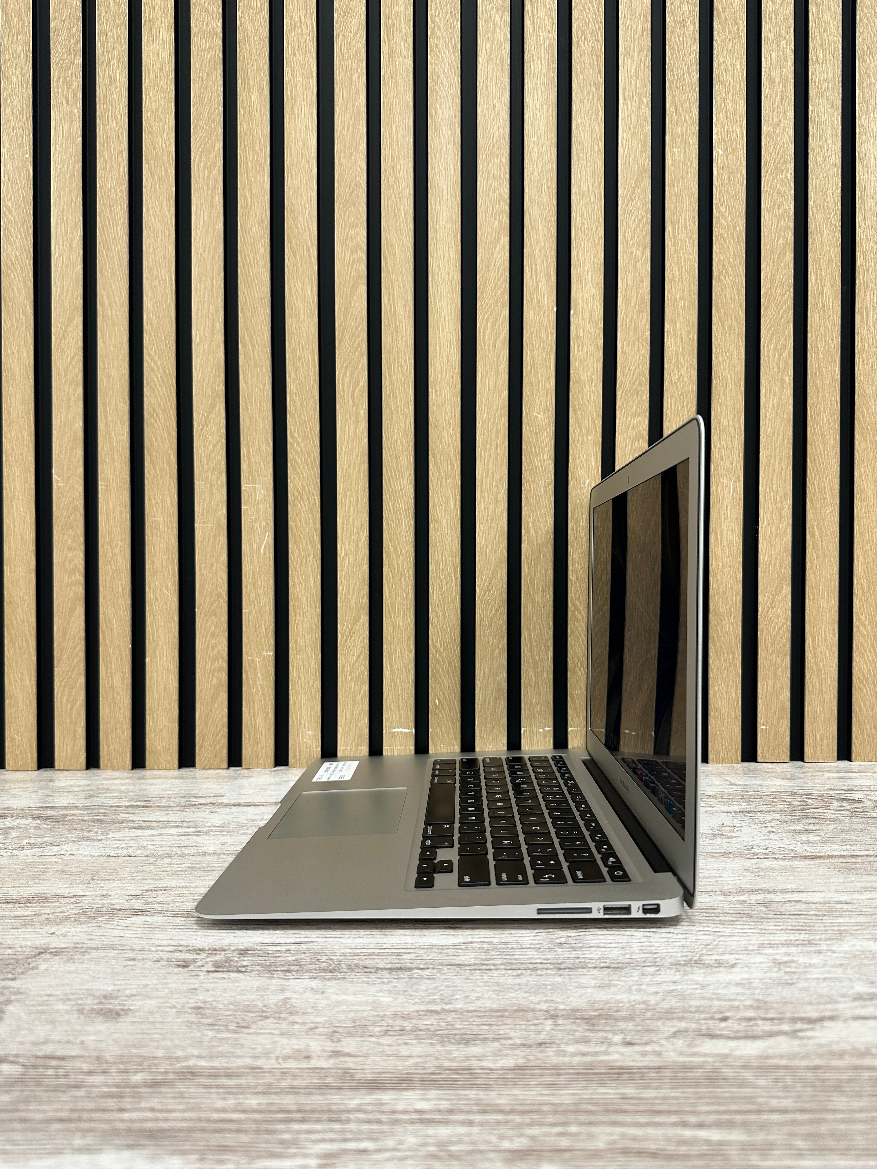 MacBook Air 13" 2017 i5 8gb 128gb SSD