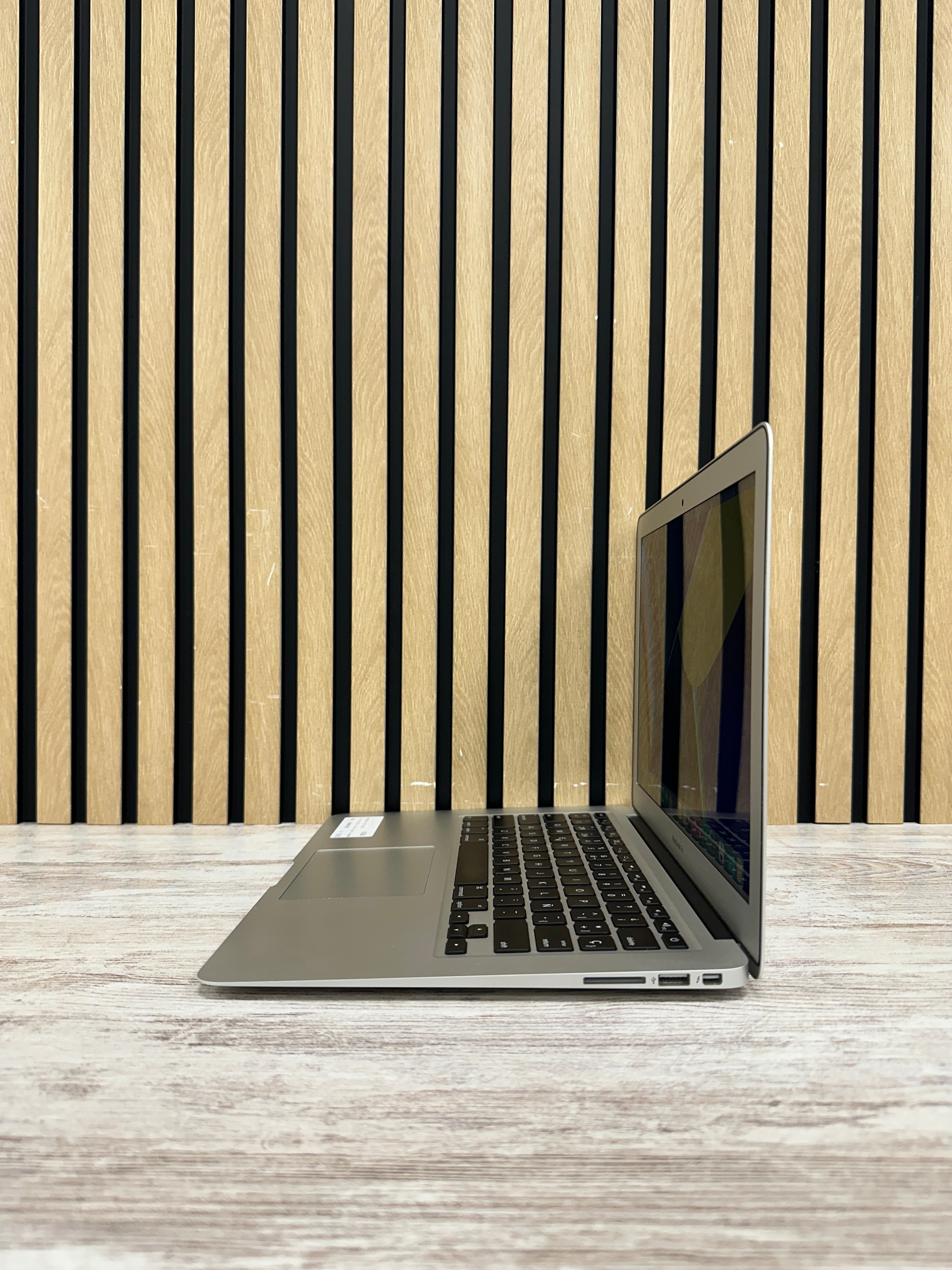 MacBook Air 13" 2015 i5 4gb 128gb SSD