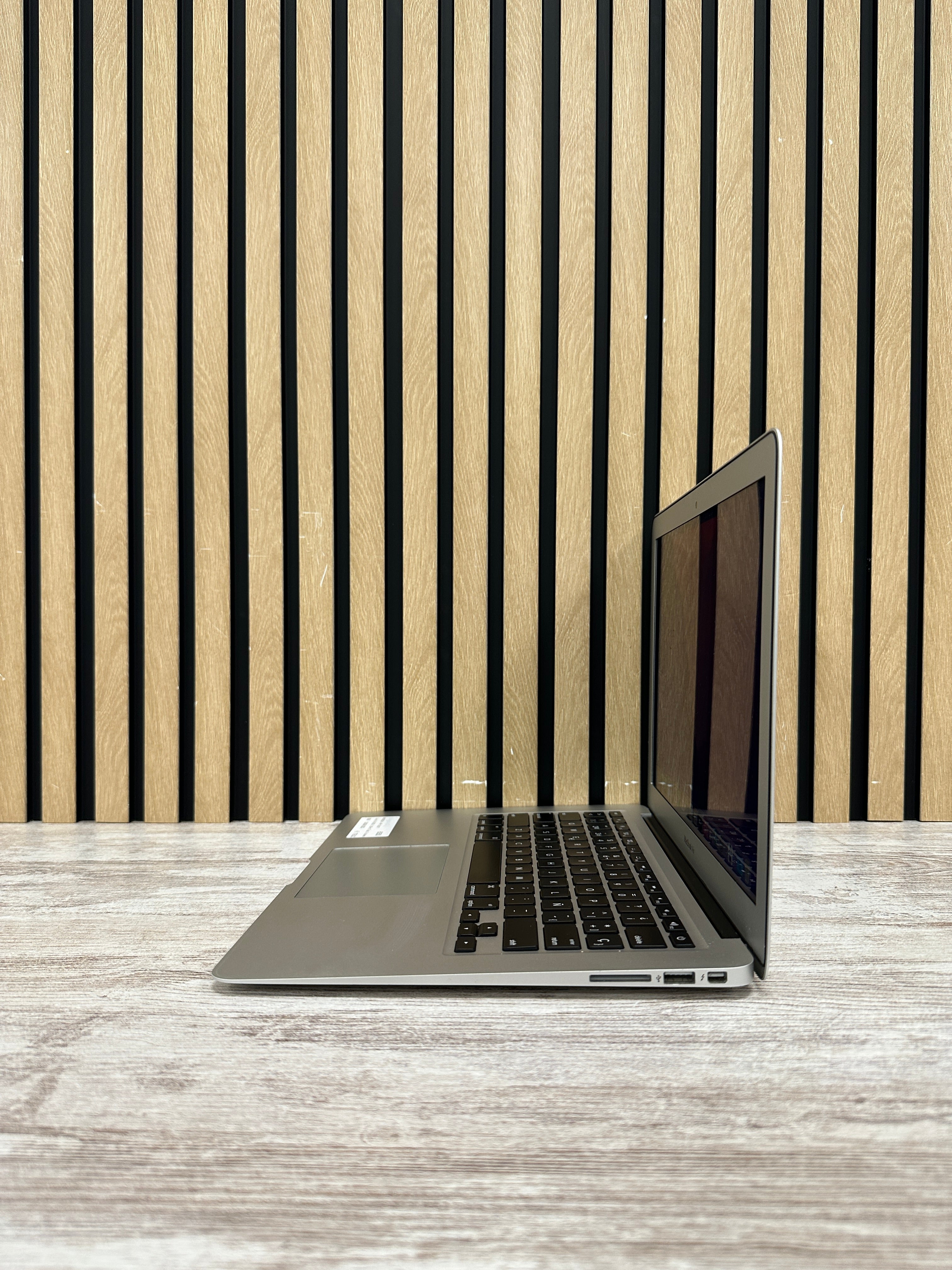 MacBook Air 13" 2017 i5 8gb 128gb SSD