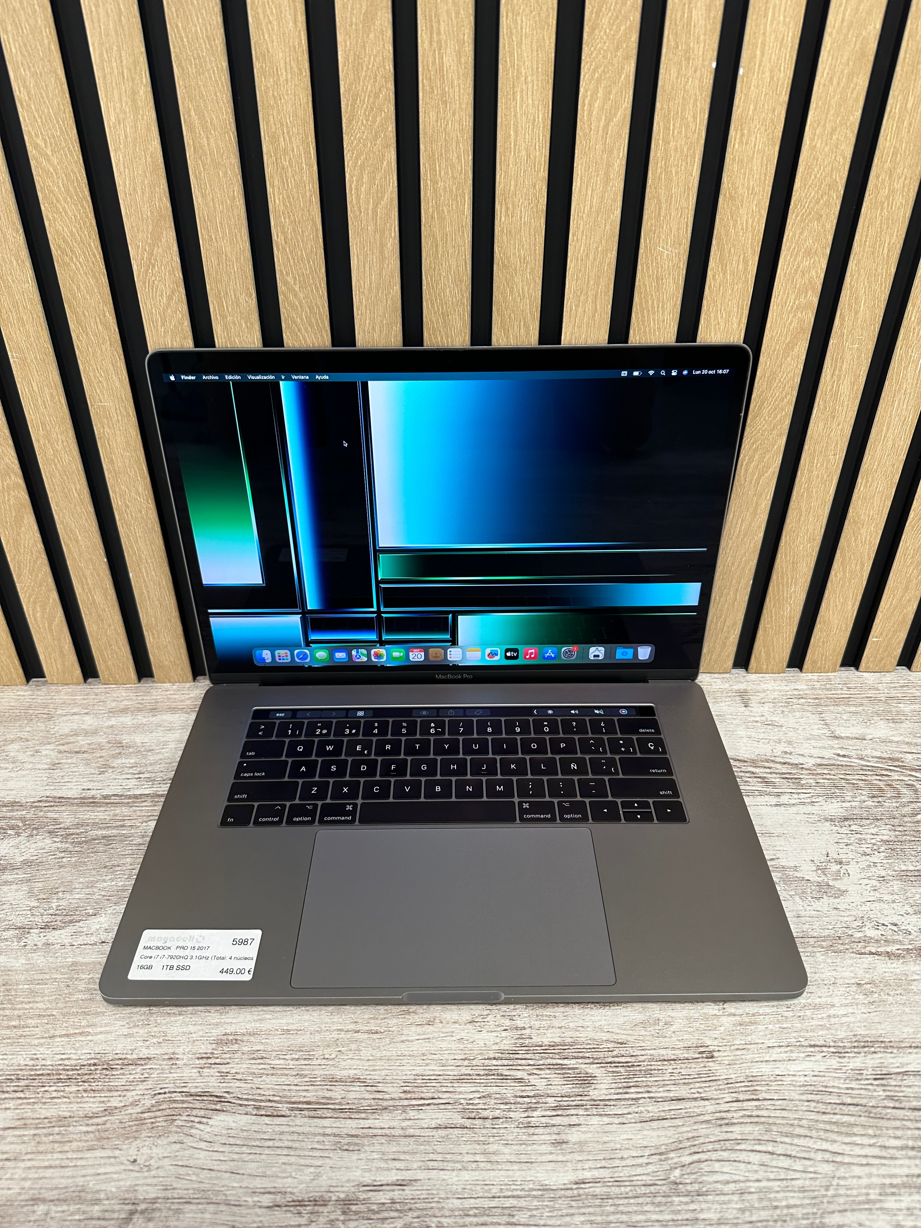 MacBook Pro 15" 2017 i7 16gb 1tb SSD