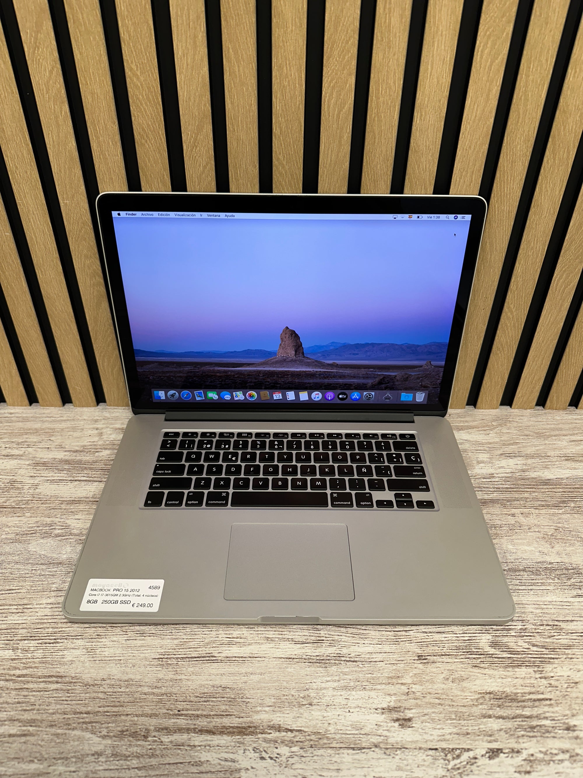 MacBook Pro 15" 2012 i7 8gb 250gb SSD