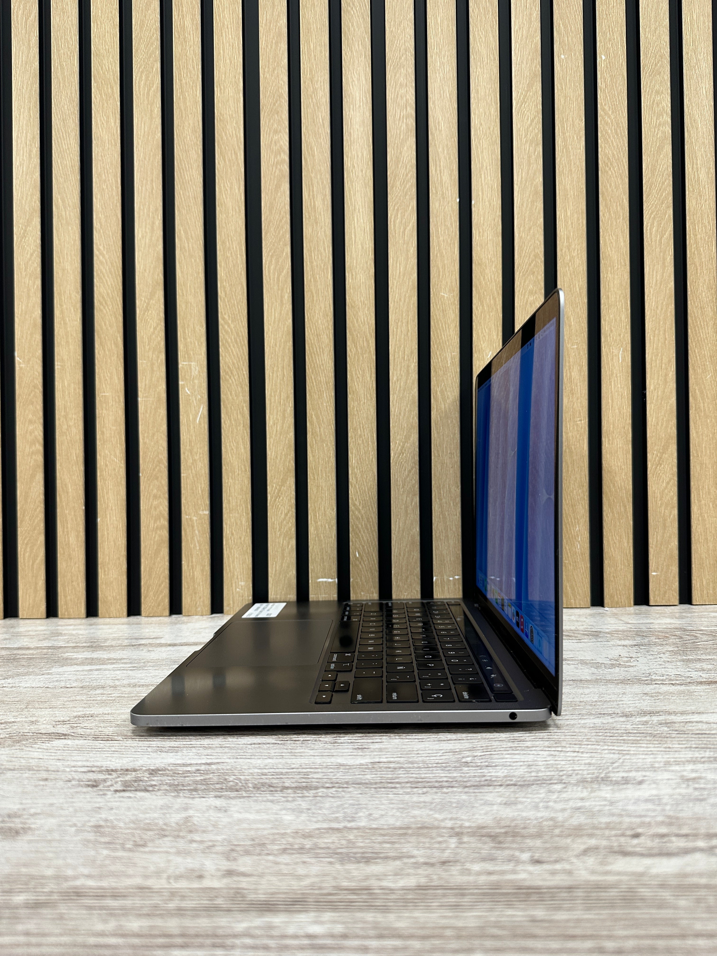 MacBook Pro 13" 2020 M1 16gb 256gb SSD