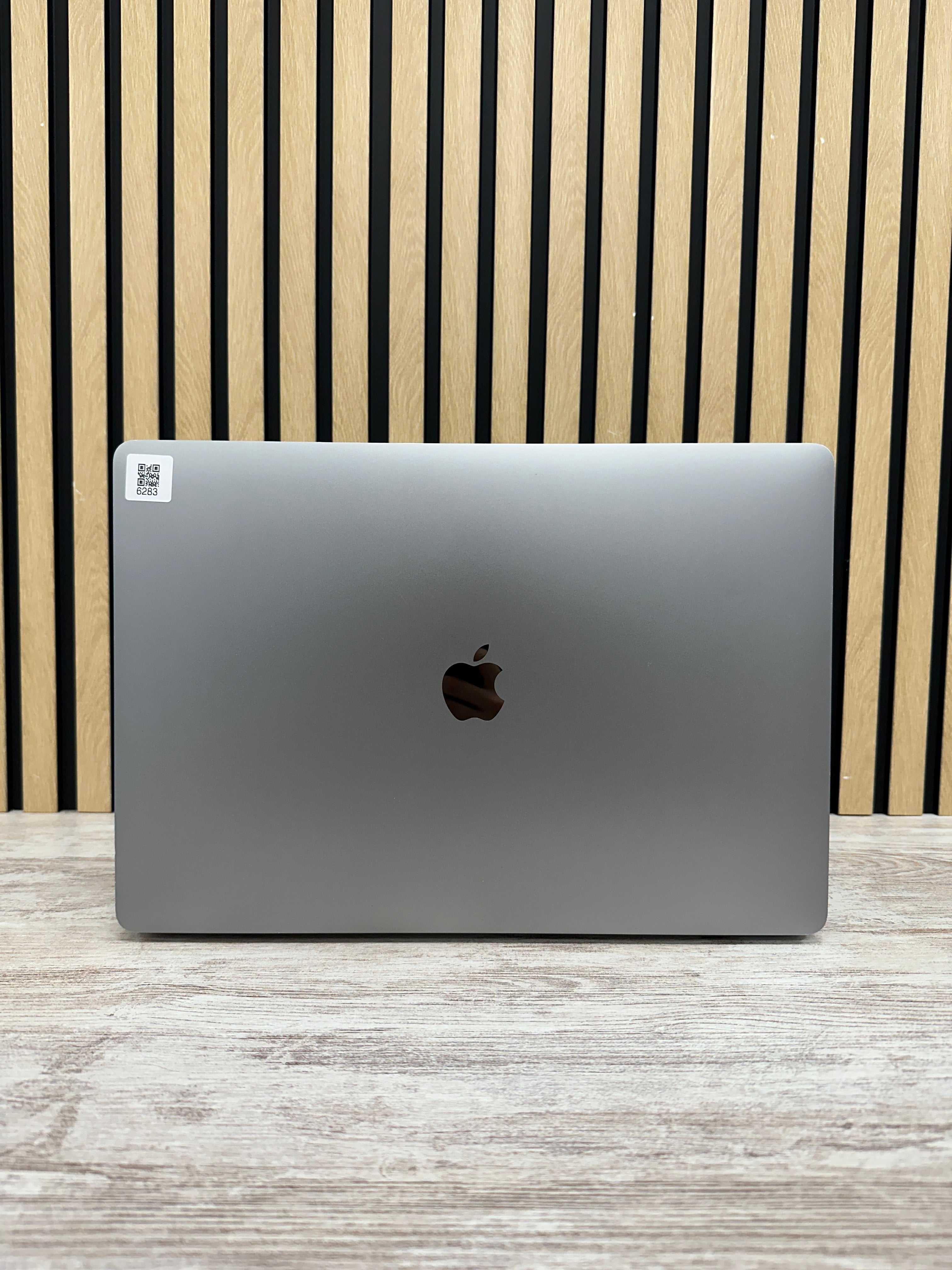 MacBook Pro 16" 2019 i7 16gb 512gb SSD