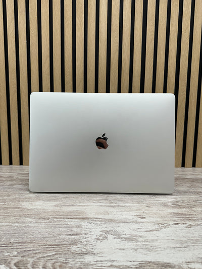 MacBook Pro 15" 2018 i7 16gb 512gb SSD