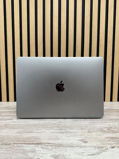 MacBook Pro 13" 2017 i7 16gb 1tb SSD