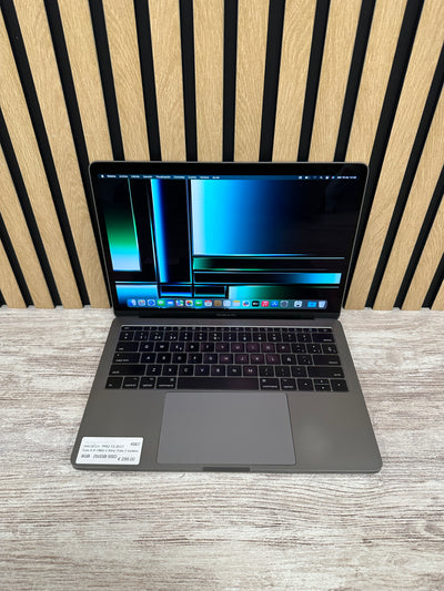 MacBook Pro 13" 2017 i5 8gb 250gb SSD