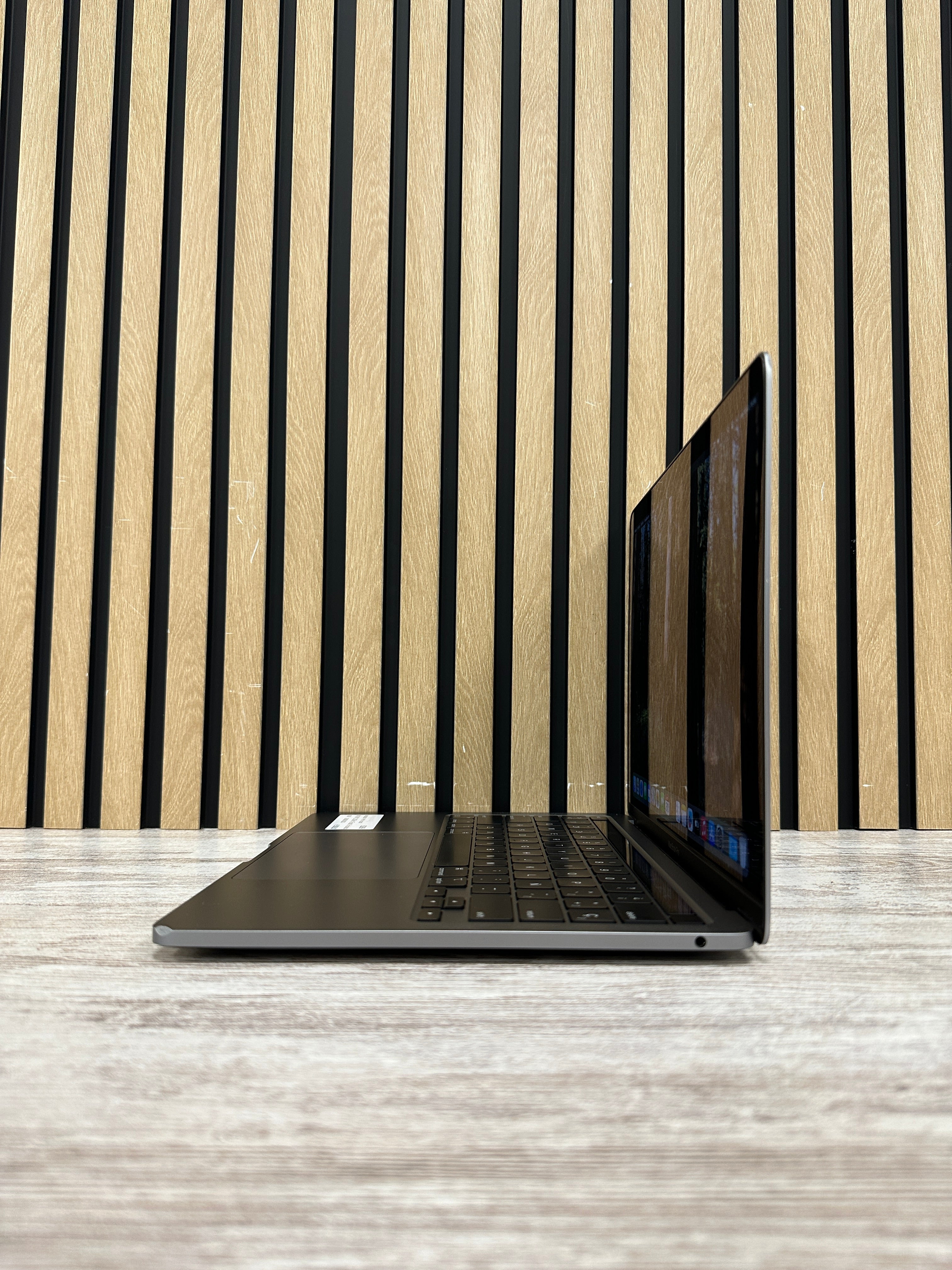 MacBook Pro 13" 2020 M1 8gb 256gb SSD