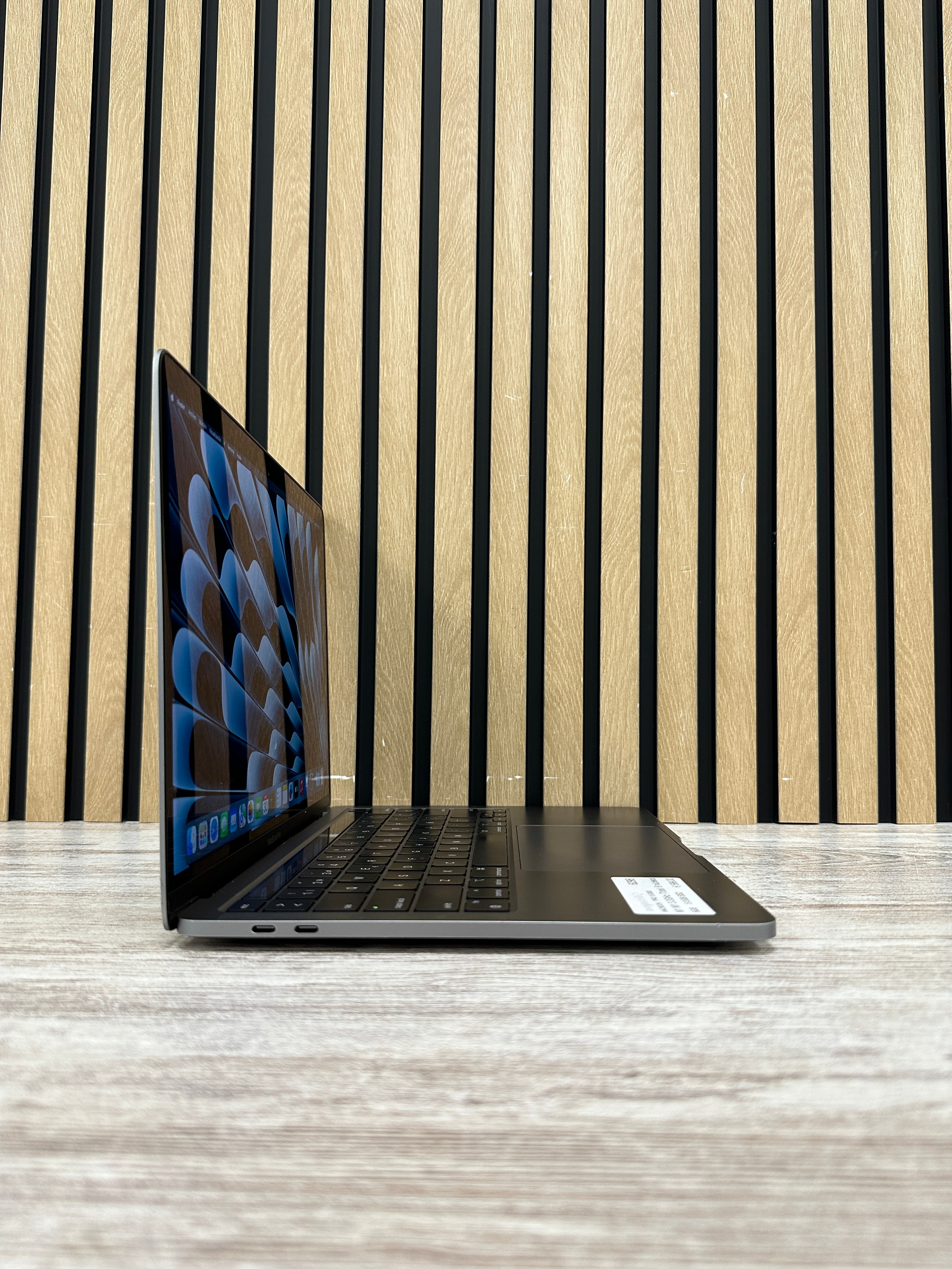 MacBook Pro 13" 2020 M1 8gb 512gb SSD