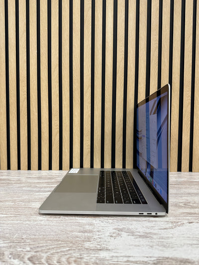 MacBook Pro 15" 2018 i9 32gb 1tb SSD