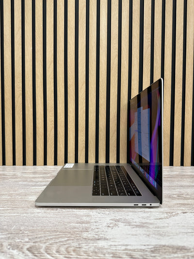 MacBook Pro 15" 2019 i9 32gb 1tb SSD