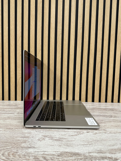 MacBook Pro 15" 2019 i9 32gb 1tb SSD