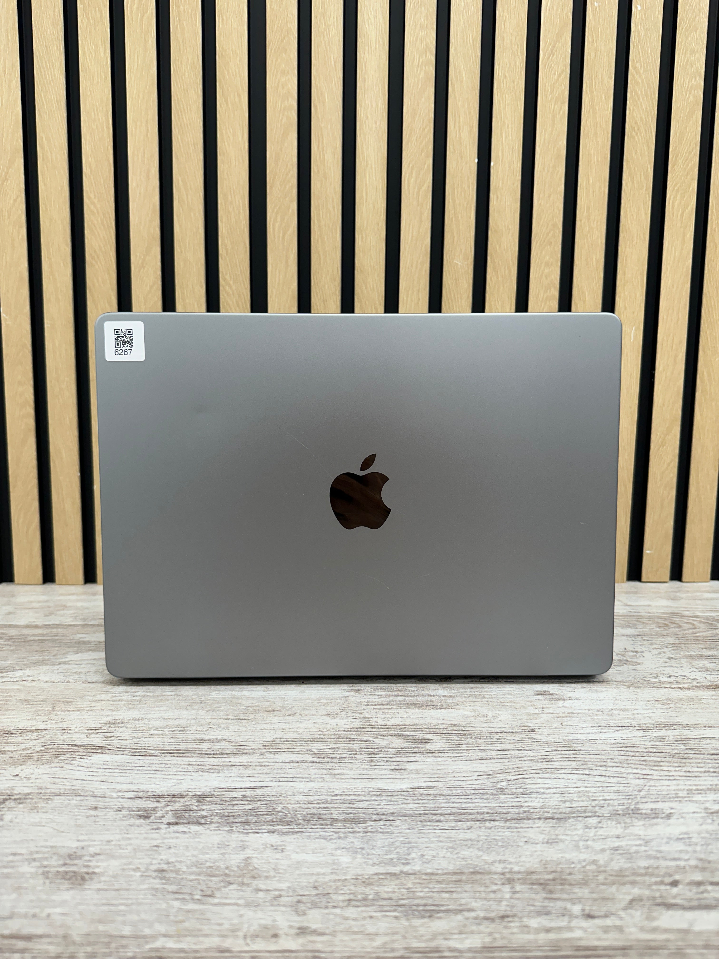 MacBook Pro 14" 2023 M3 8gb 512gb SSD