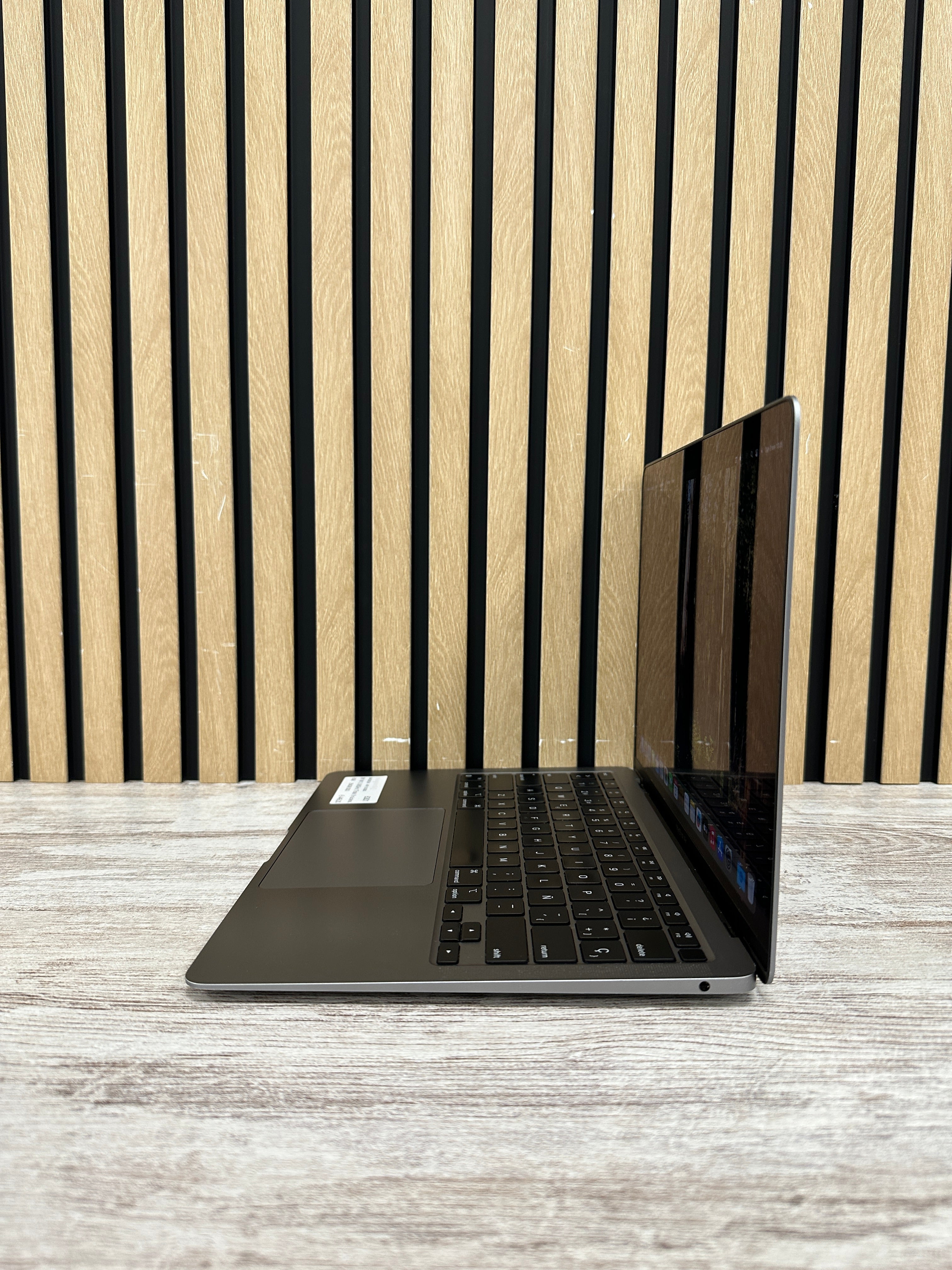 MacBook Air 13" 2020 M1 8gb 256gb SSD