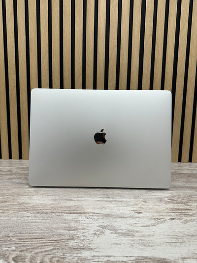 MacBook Pro 15" 2019 i7 16gb 512gb SSD