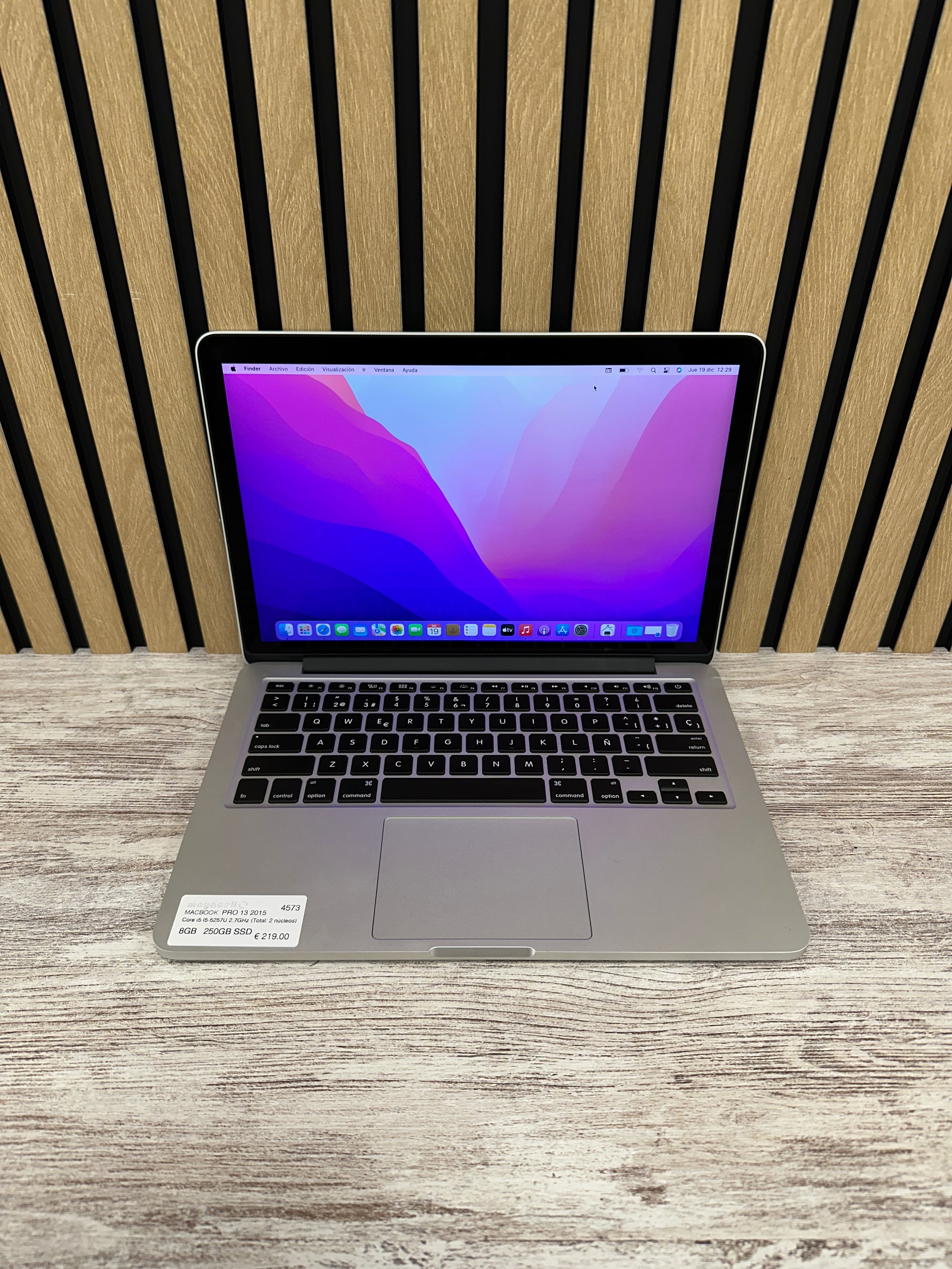 MacBook Pro 13" 2015 i5 8gb 250gb SSD