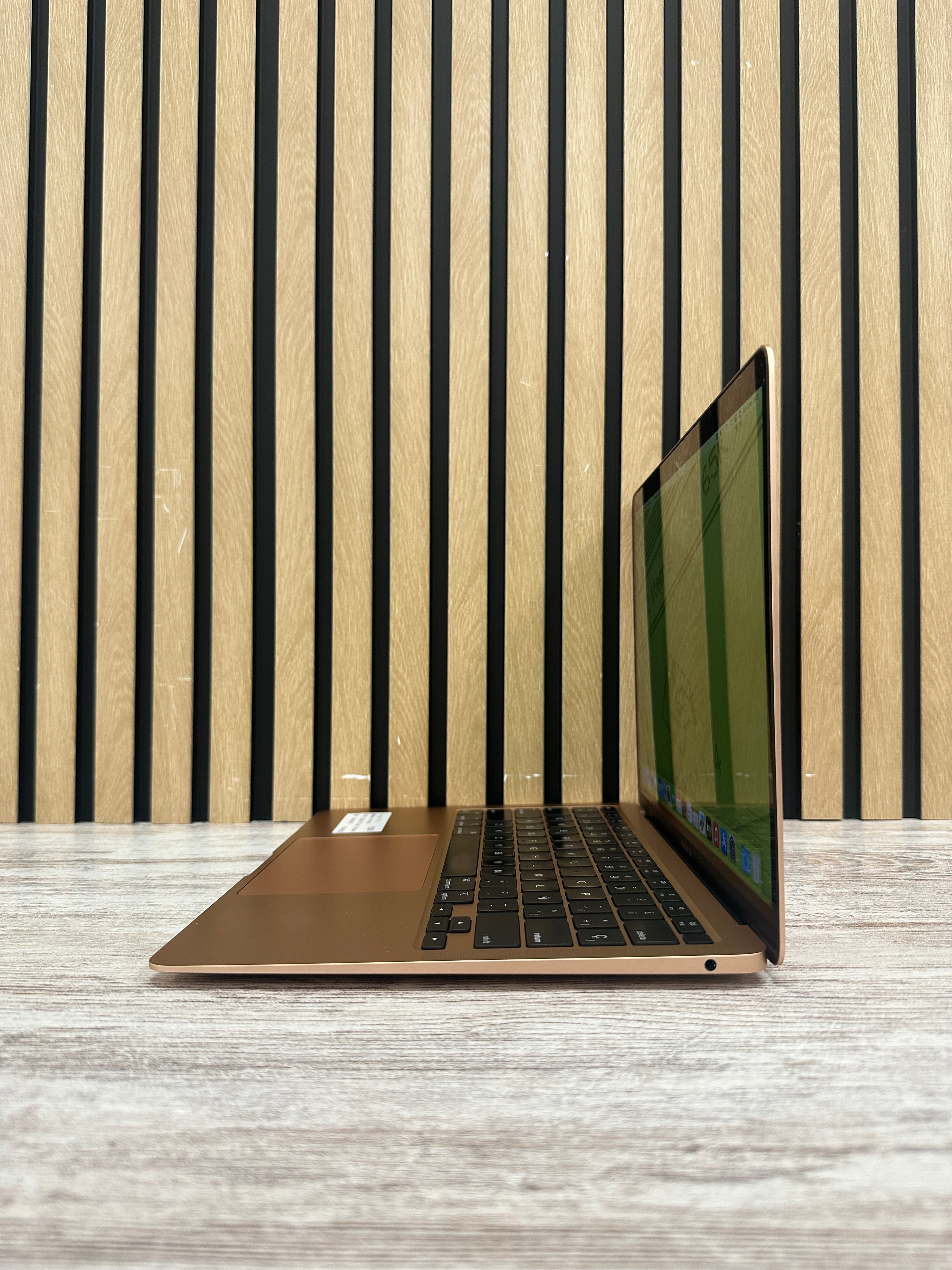 MacBook Air 13" 2020 M1 8gb 256gb SSD