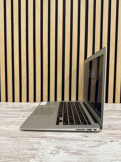 MacBook Air 13" 2017 i5 8gb 128gb  SSD