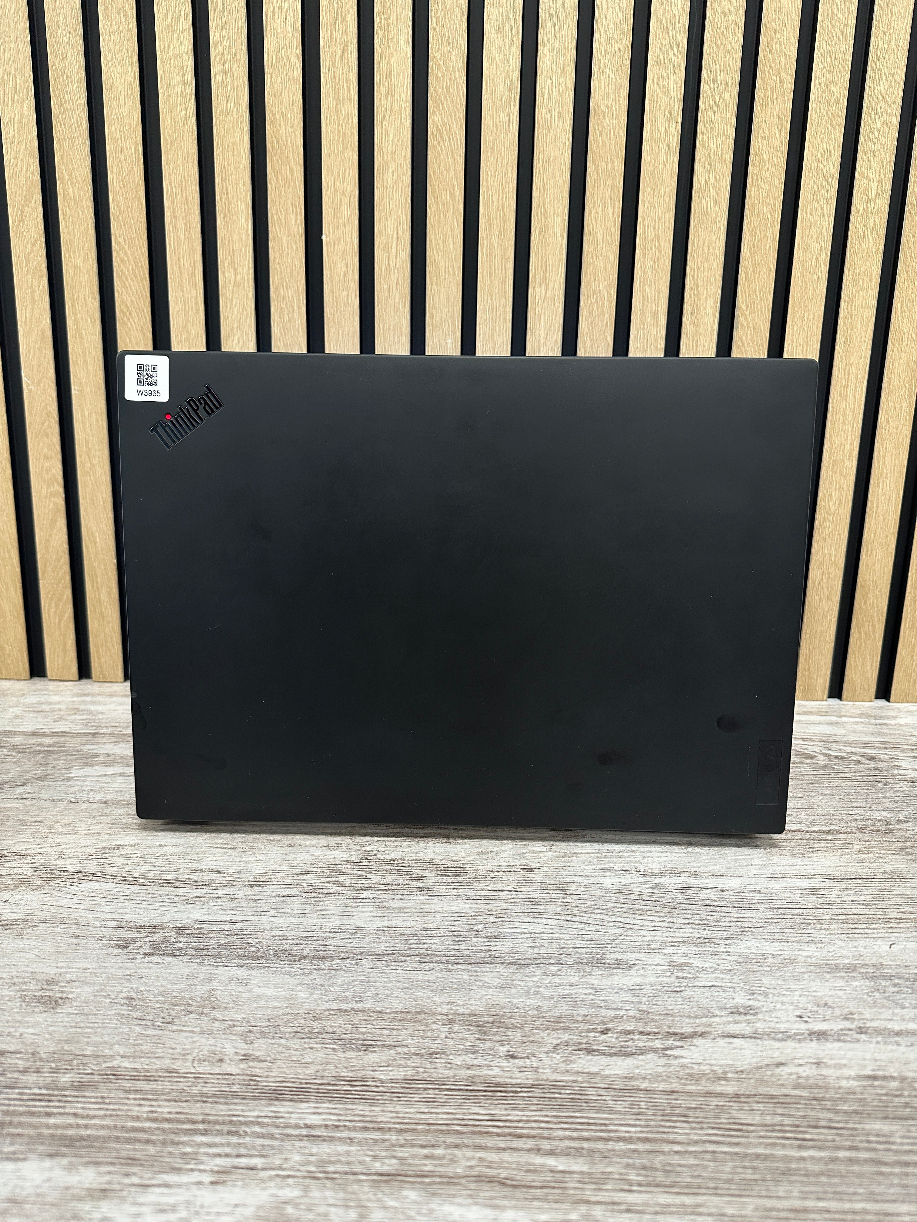 LENOVO THINKPAD P1 GEN 4 i7 32GB 1TB SSD 16"