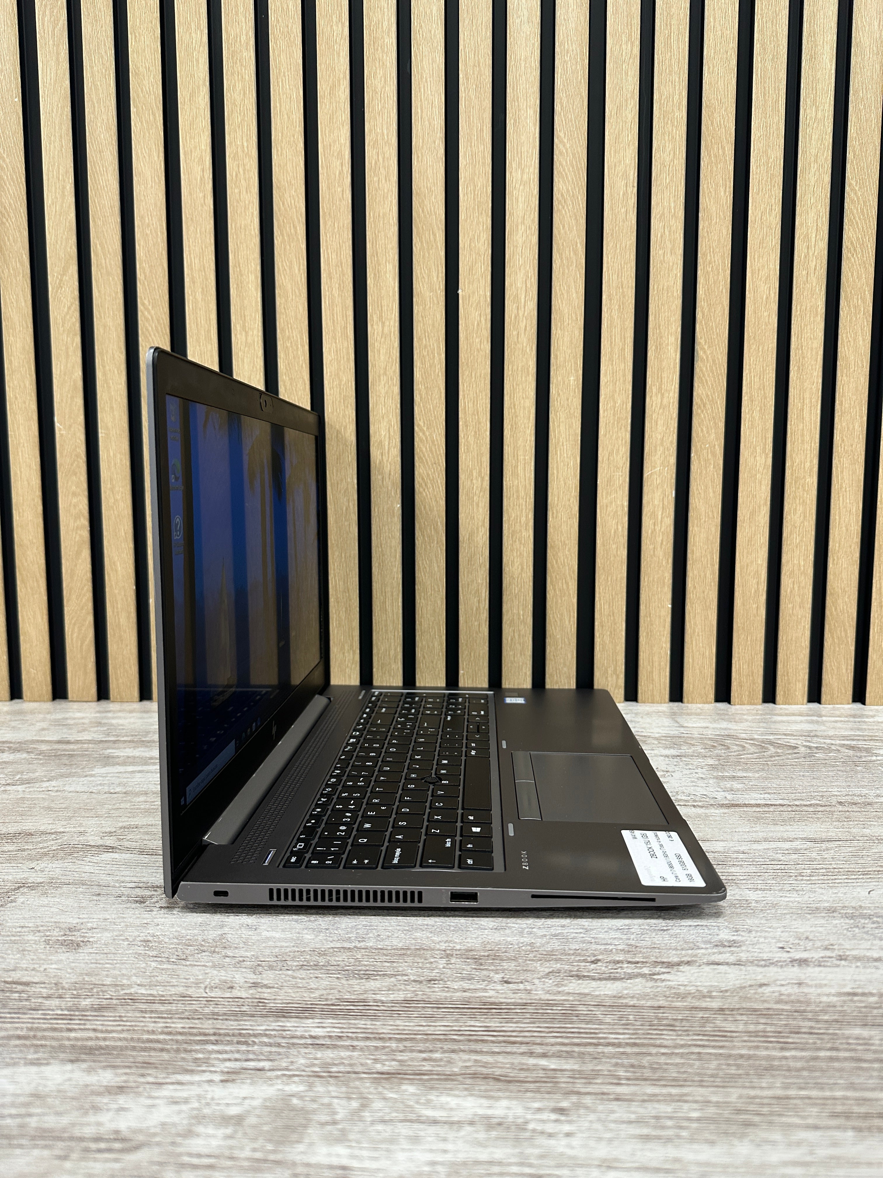 HP ZBOOK 15U (G5) Core i7 i7-8650U 1.9GHz (Total: 4 núcleos) 16GB 512GB SSD 15.6"