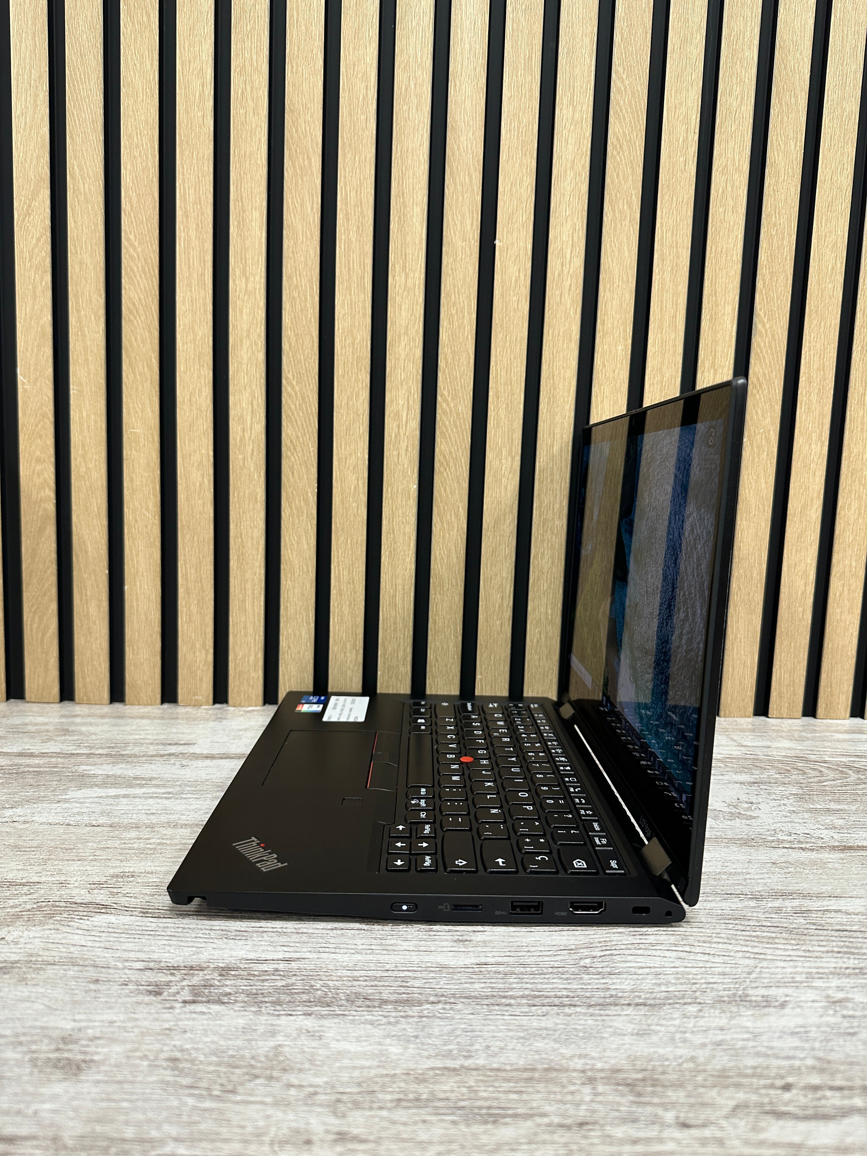 LENOVO THINKPAD L13 YOGA (GEN 2) Core i5 i5-1145G7 2.6GHz (Total: 4 cores) 16GB 256GB SSD 13.3"