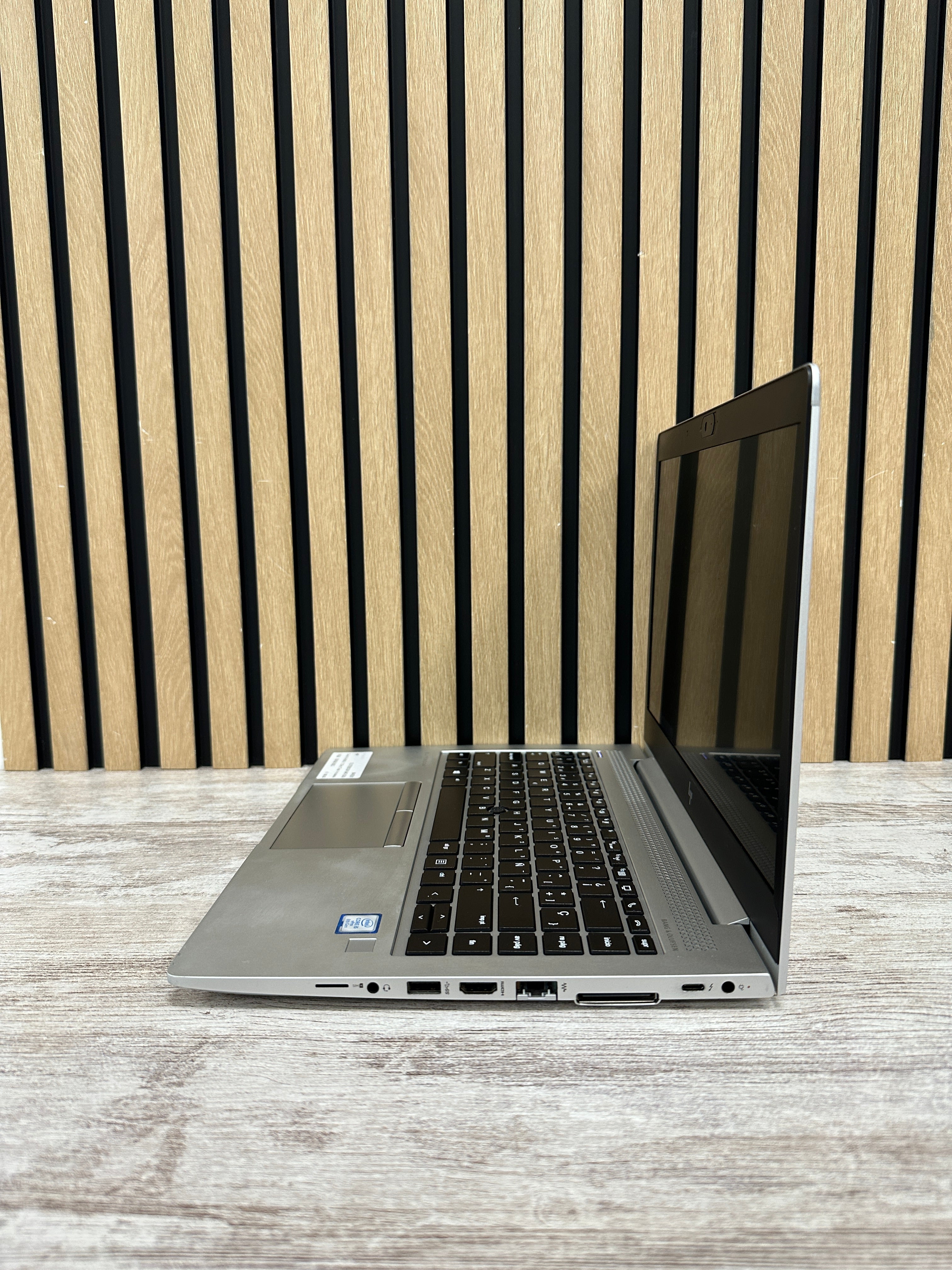 HP ELITEBOOK 840 (G5) Core i5 i5-8350U 1.7GHz (Total: 4 núcleos) 16GB 256GB SSD 14"
